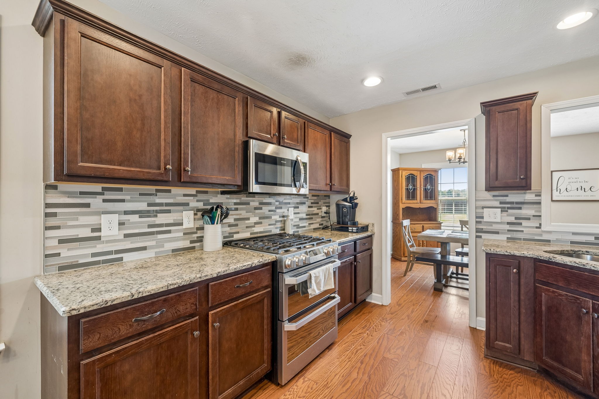 2928 Ronstadt Dr