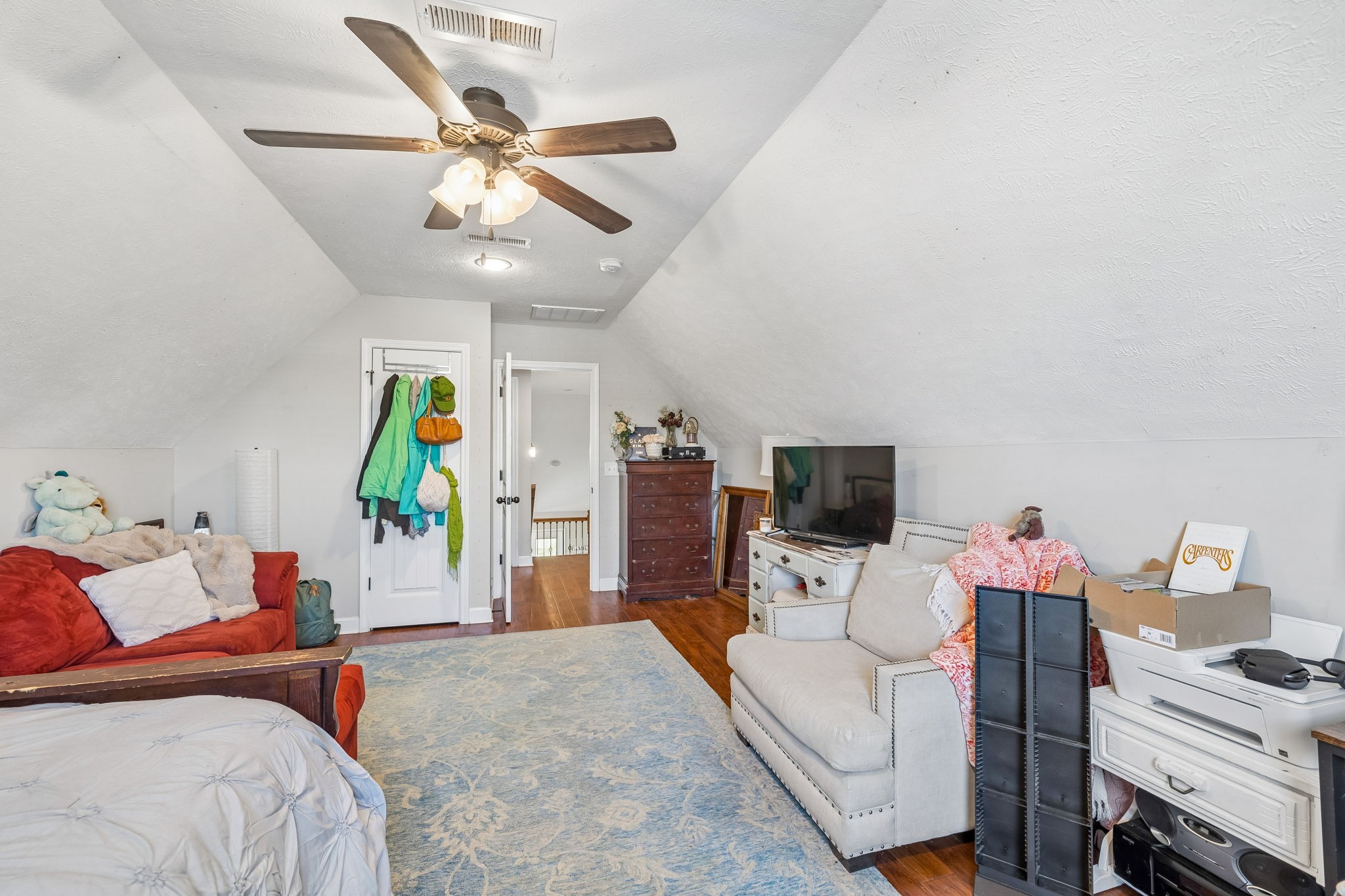 2928 Ronstadt Dr