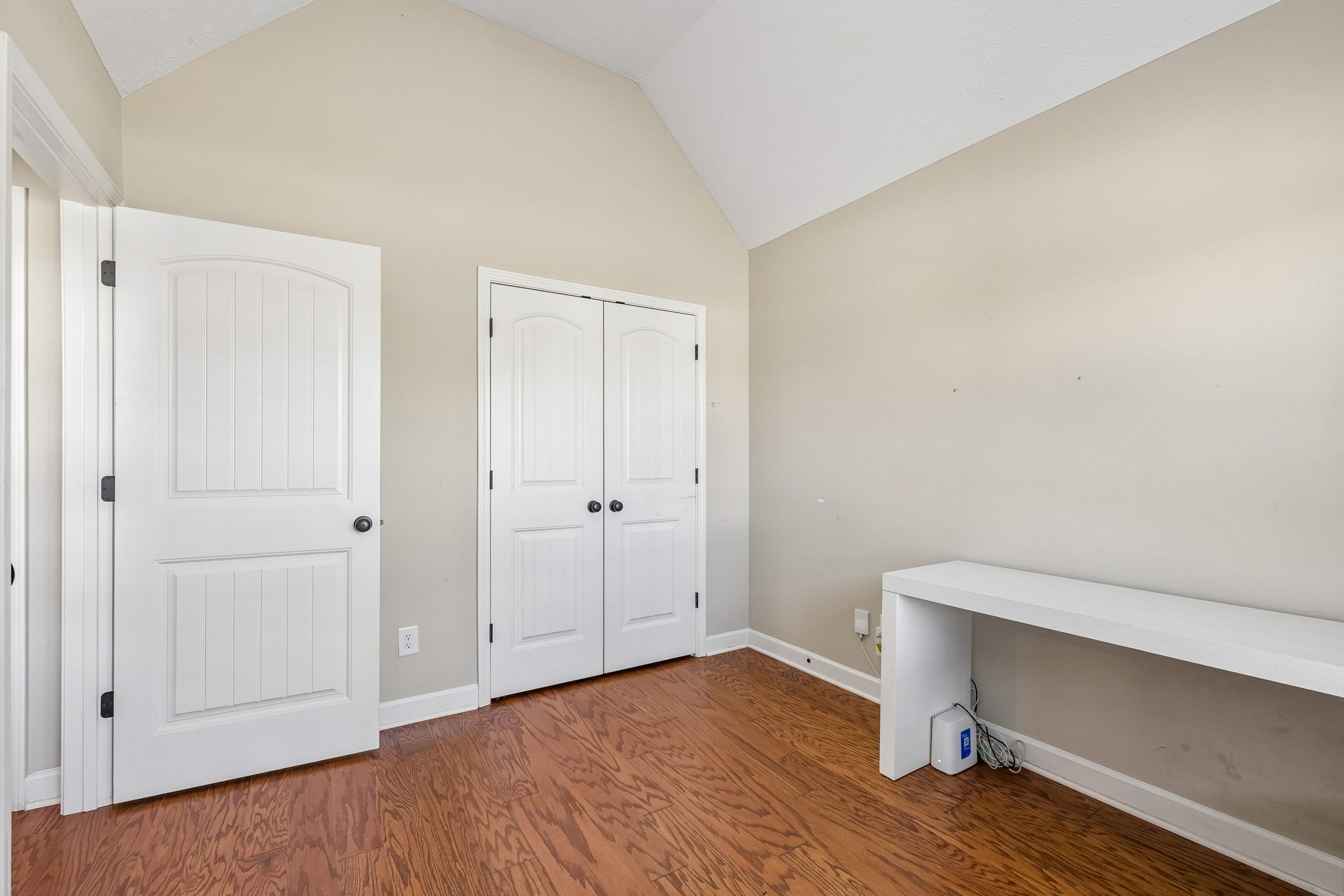 2928 Ronstadt Dr