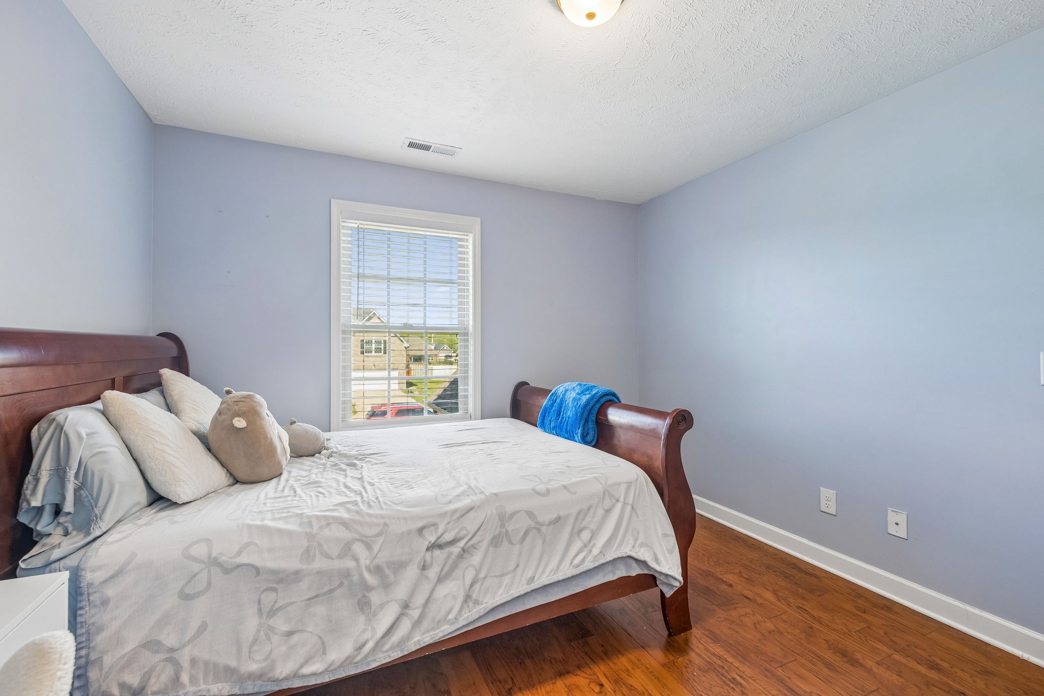 2928 Ronstadt Dr