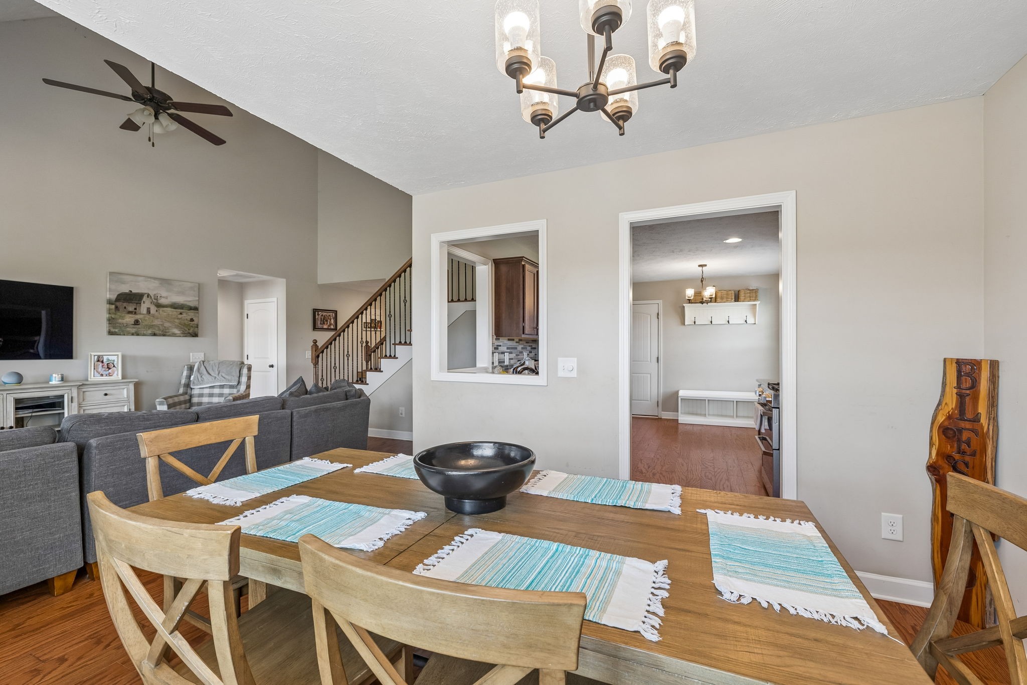 2928 Ronstadt Dr