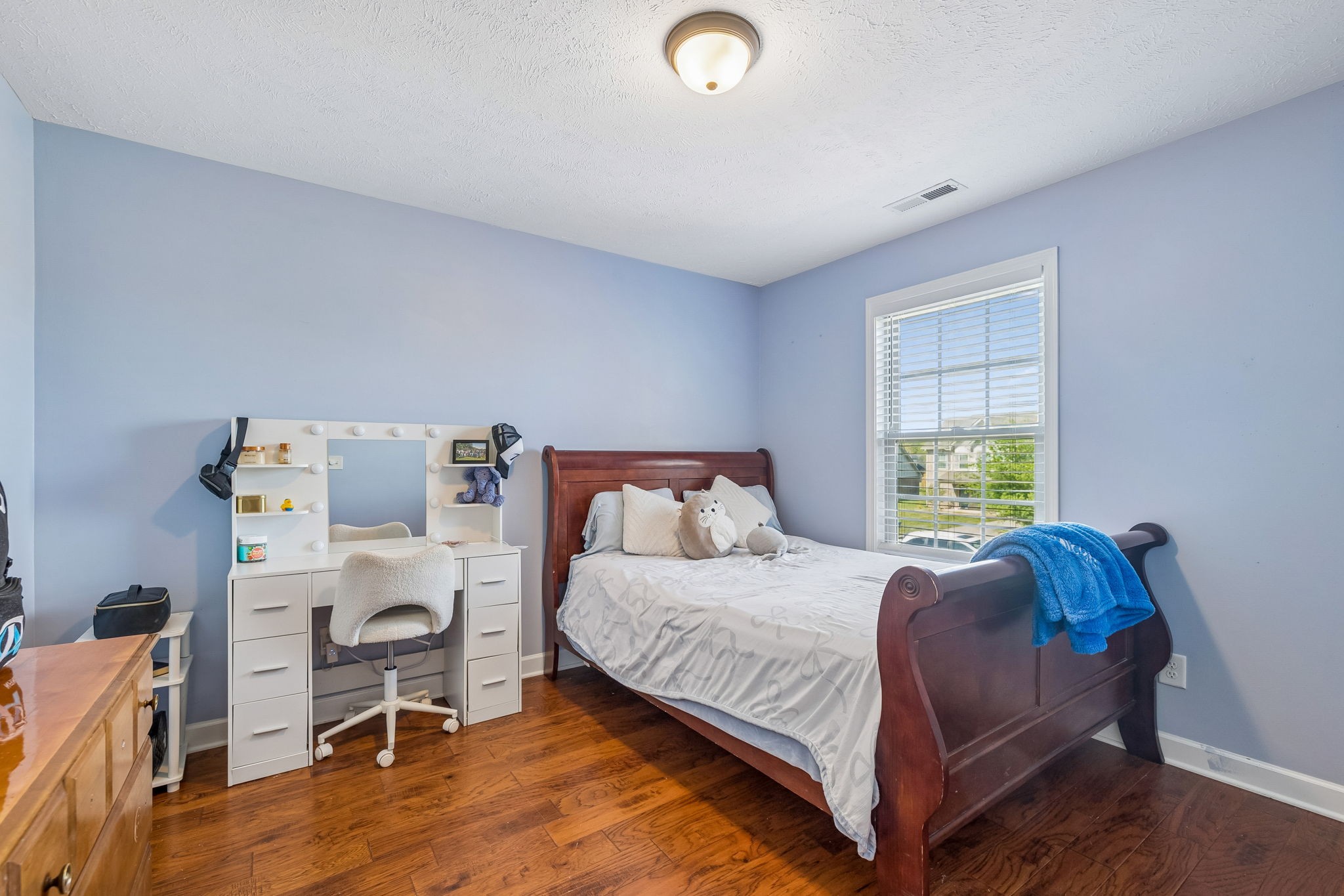 2928 Ronstadt Dr
