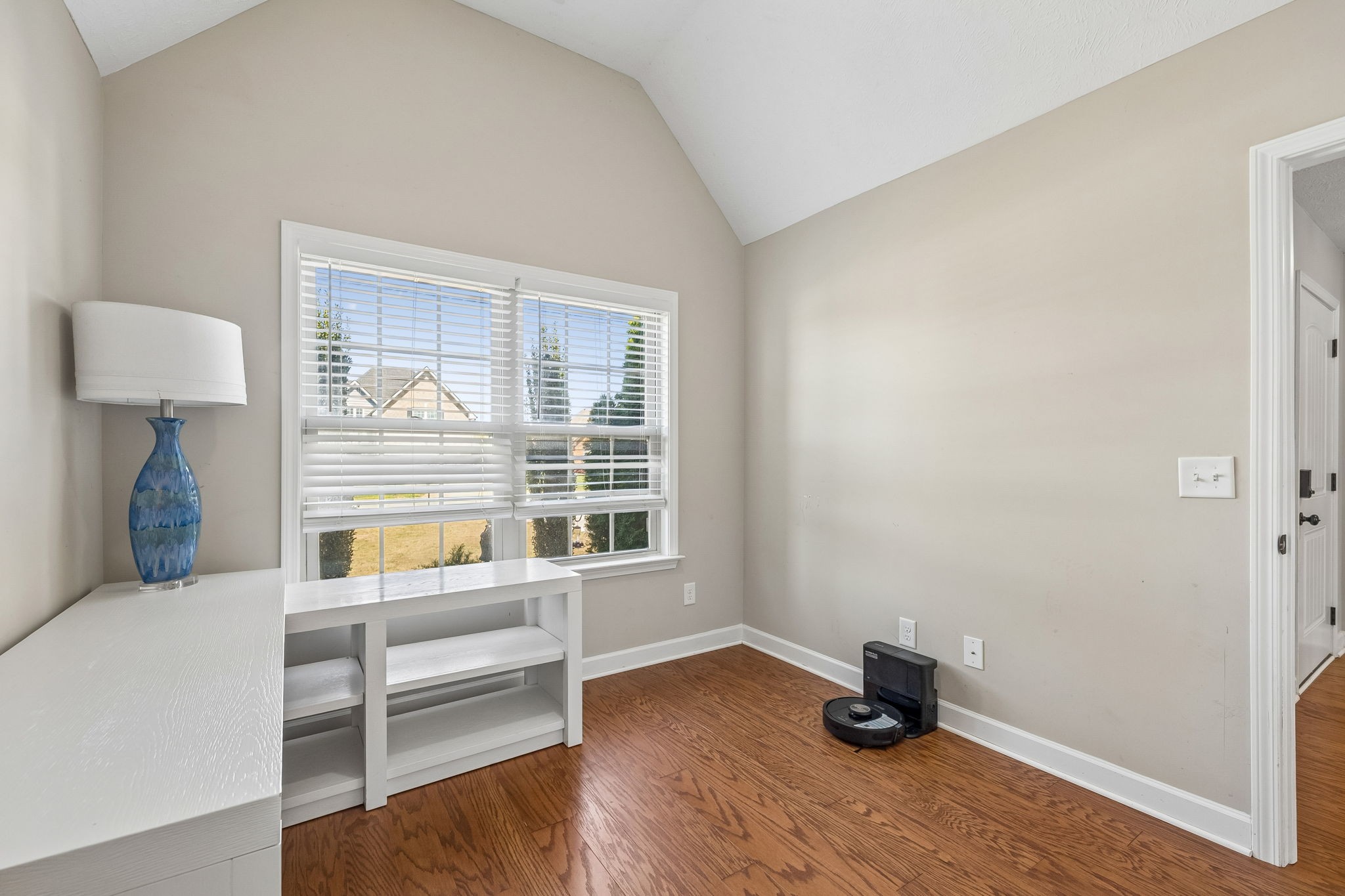 2928 Ronstadt Dr