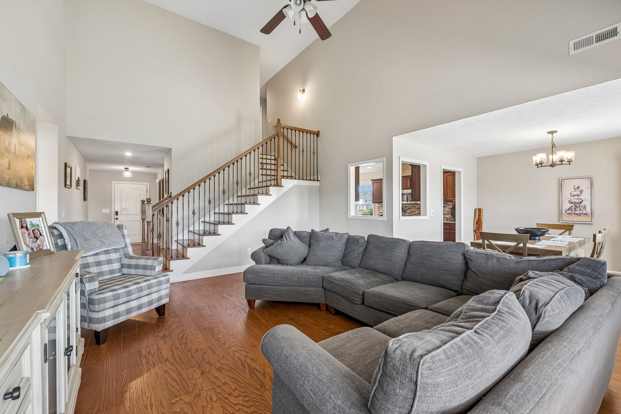 2928 Ronstadt Dr