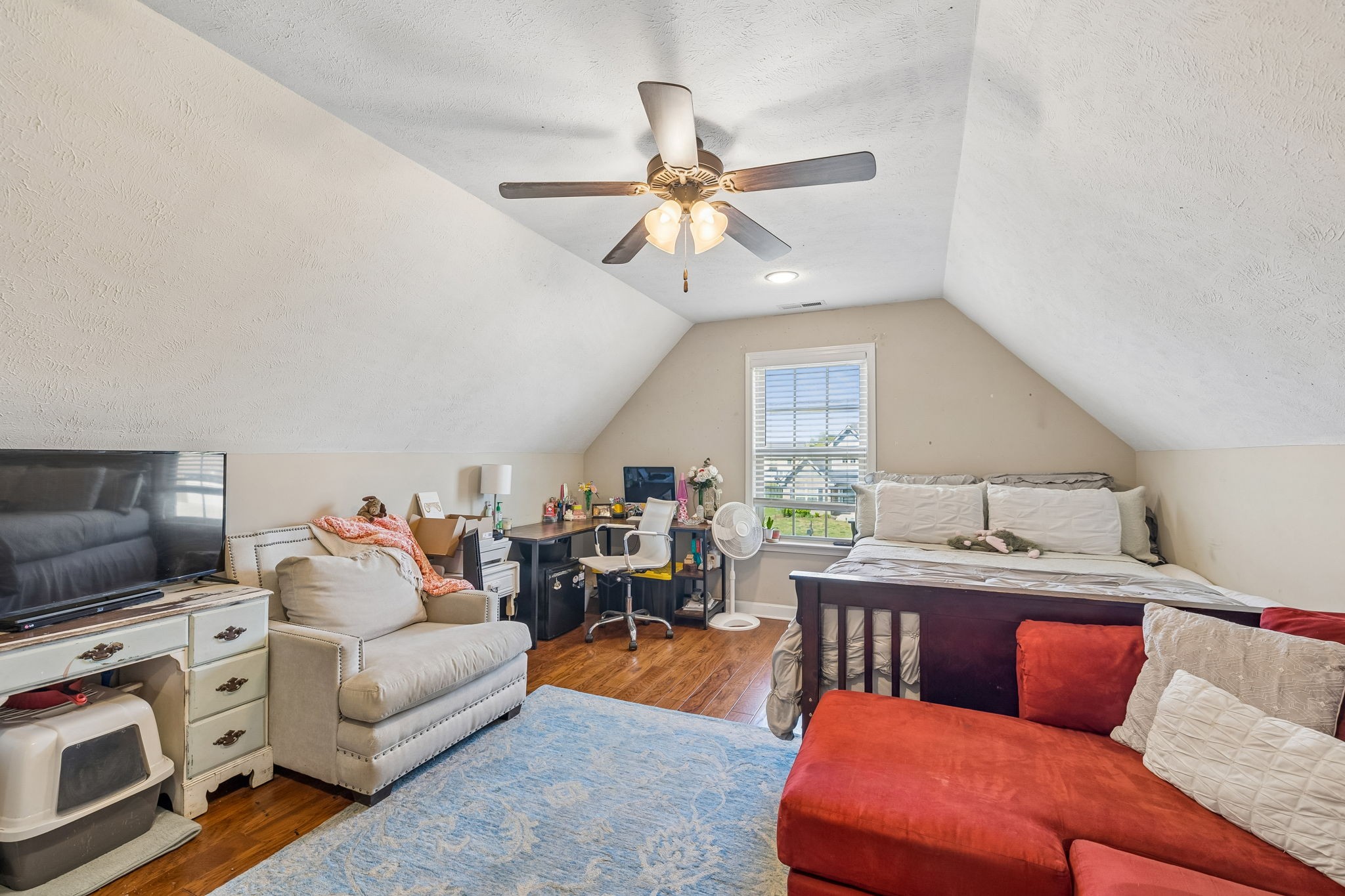 2928 Ronstadt Dr