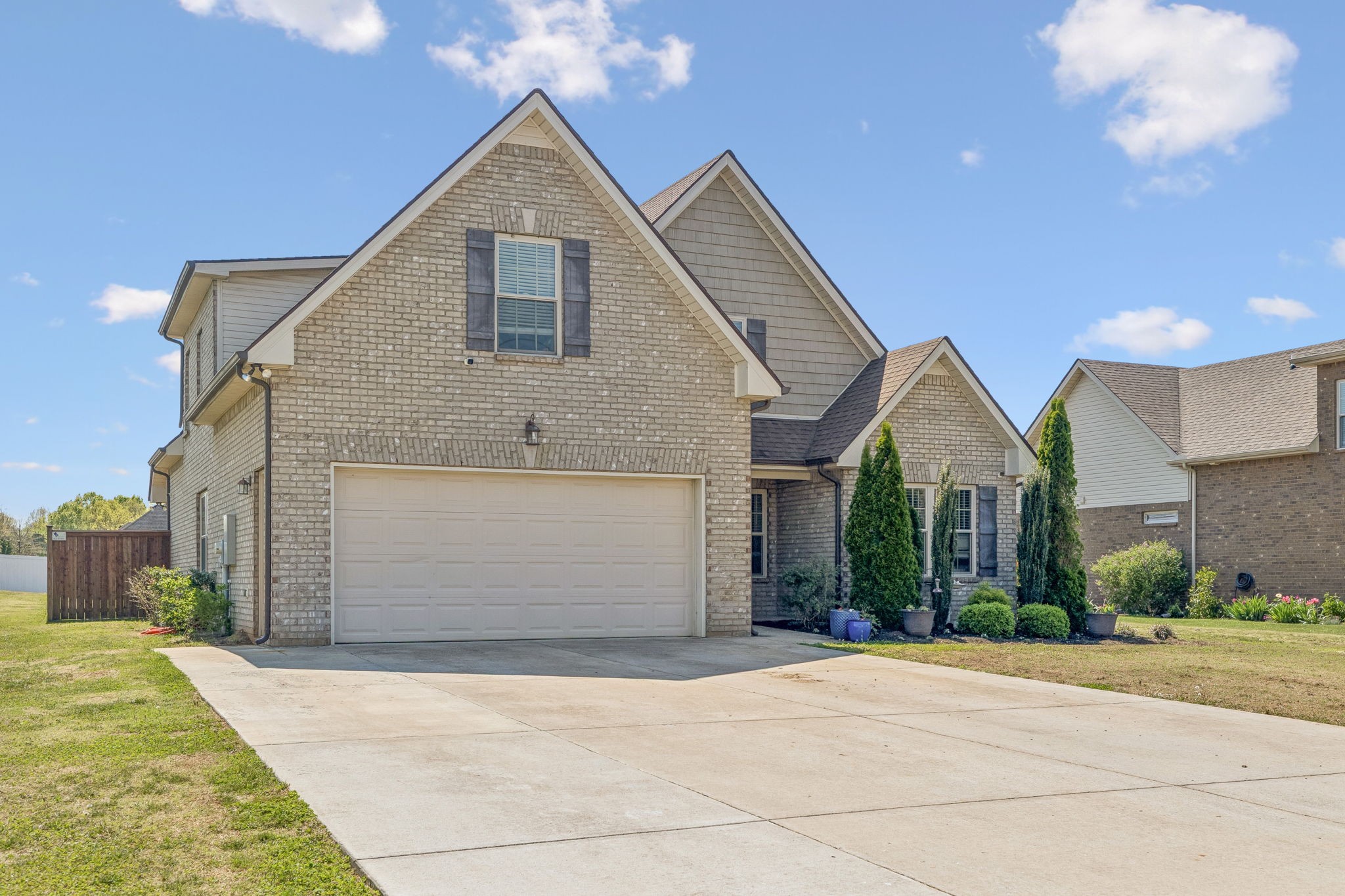 2928 Ronstadt Dr