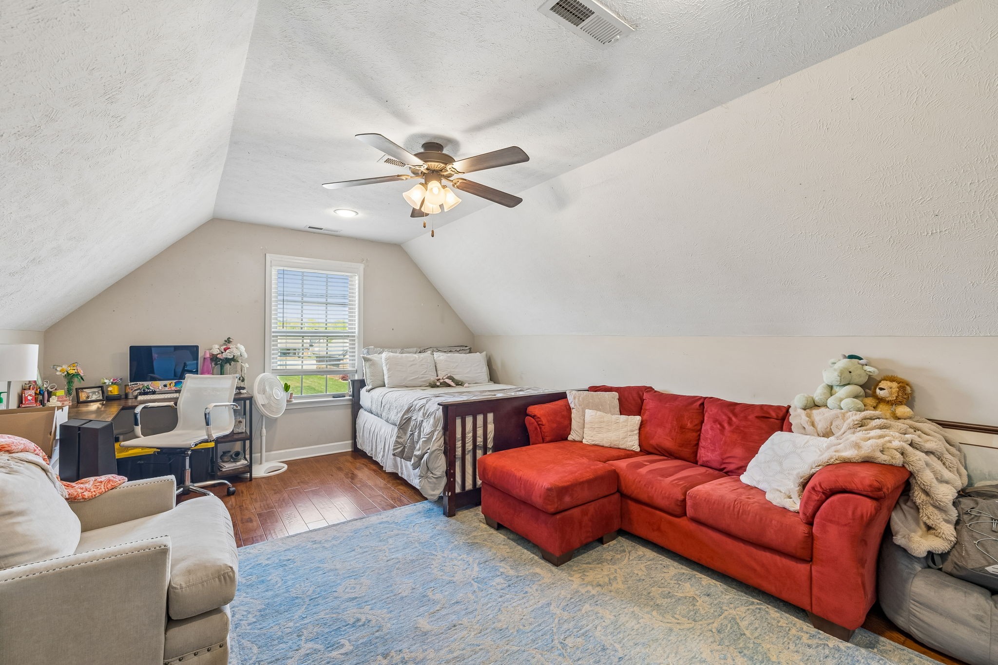 2928 Ronstadt Dr
