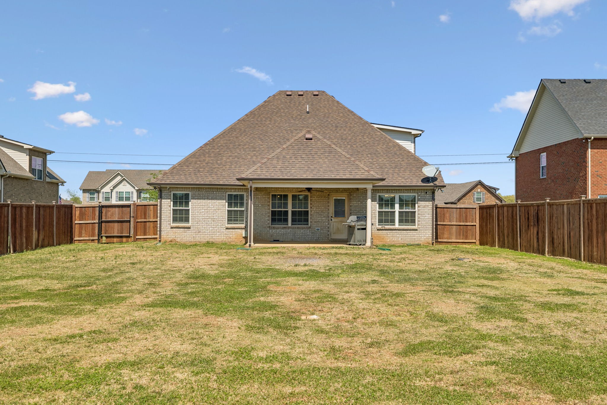 2928 Ronstadt Dr