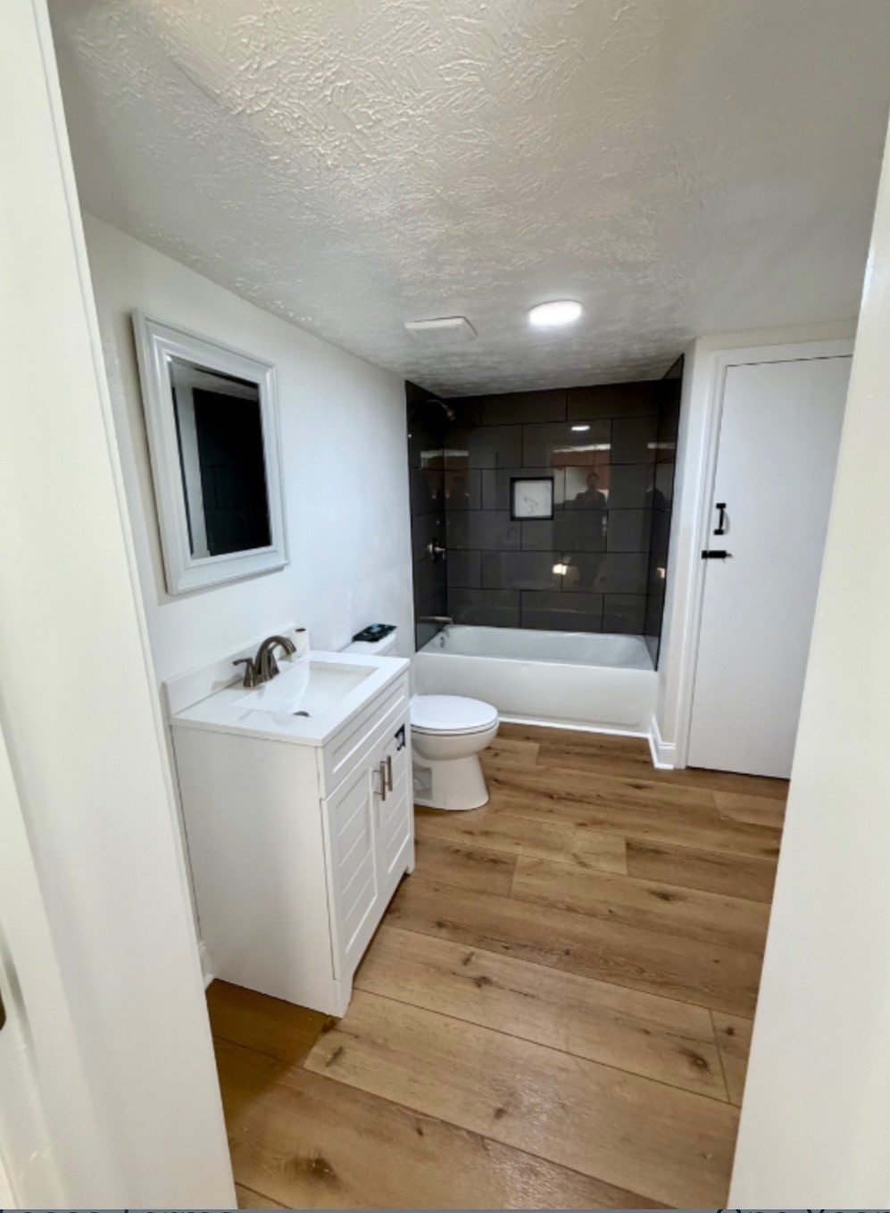 711 Eastland St, W Unit: C