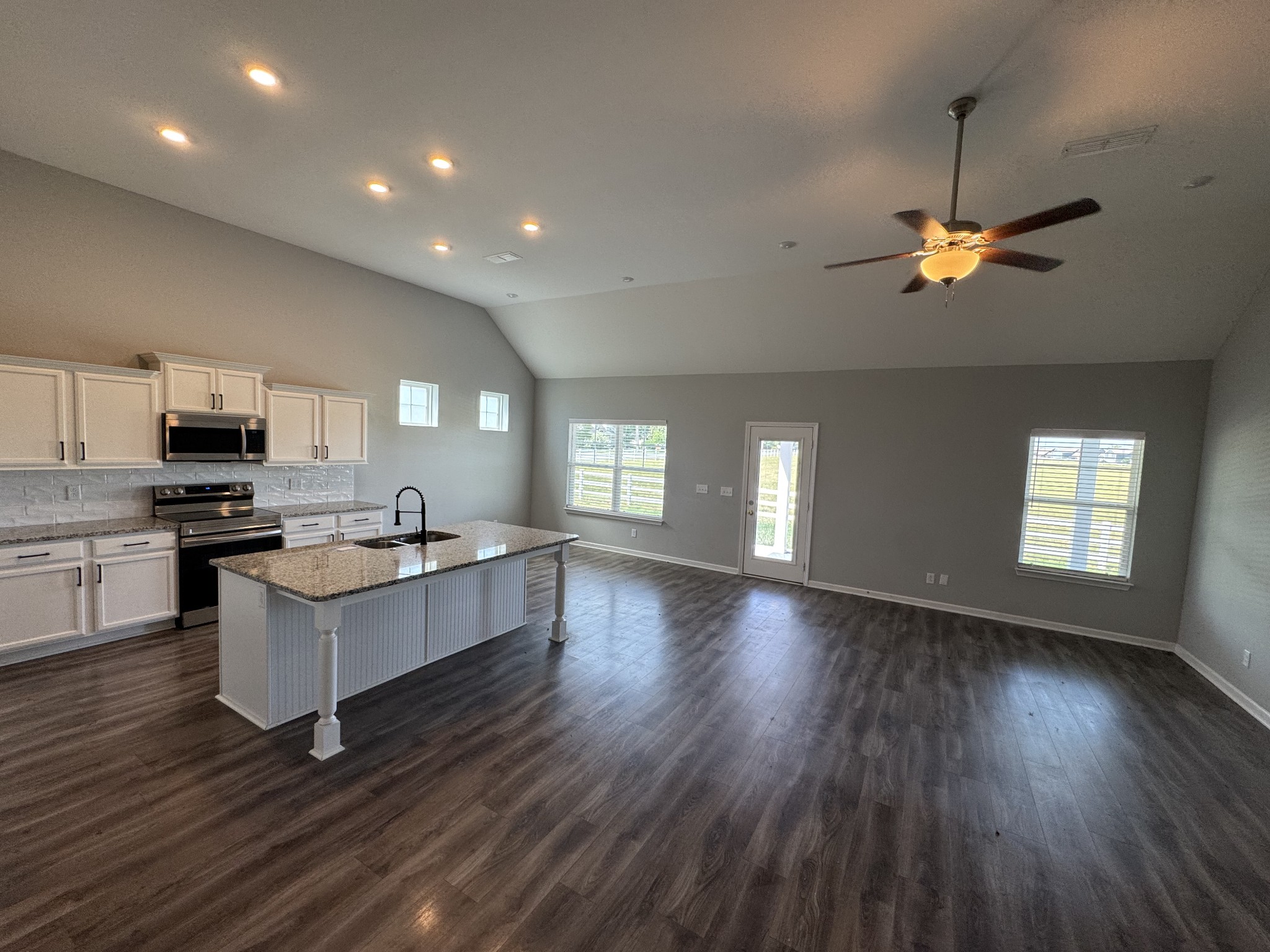 3526 Plum Leaf Pl