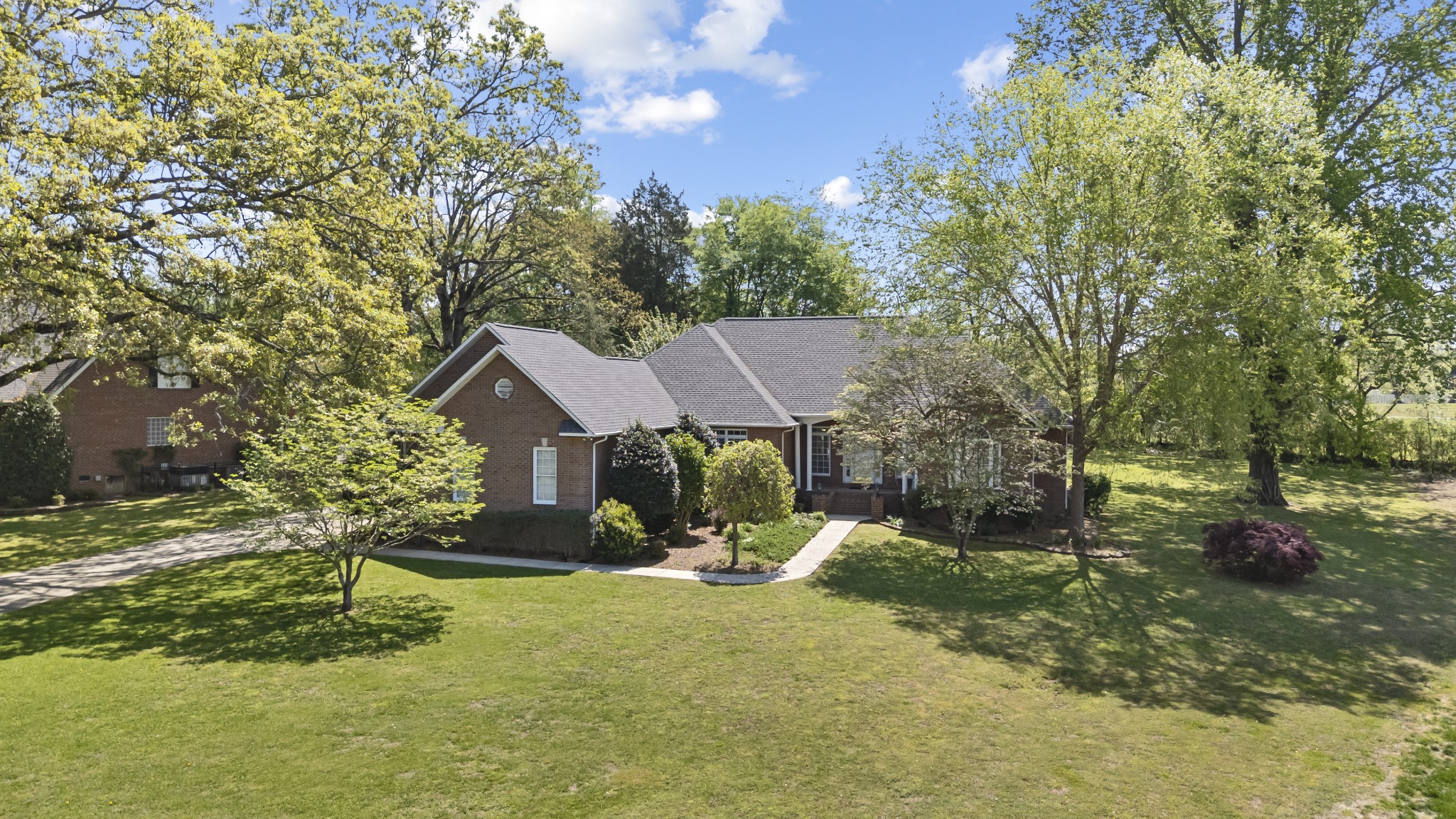 54 Foyer Dr