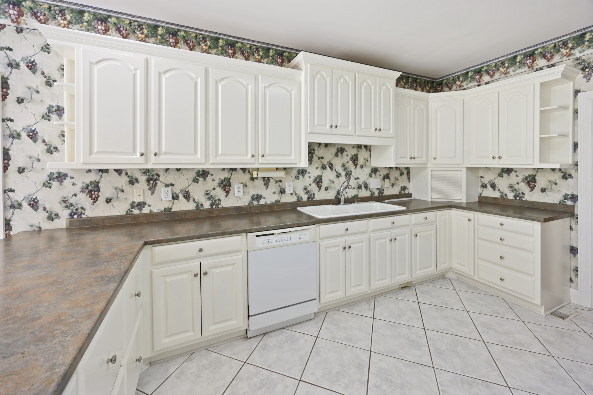 54 Foyer Dr