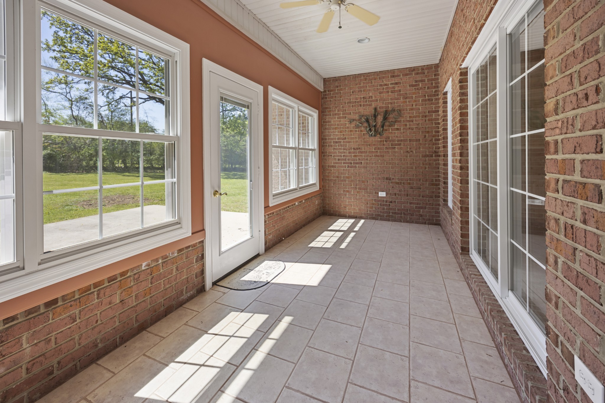 54 Foyer Dr