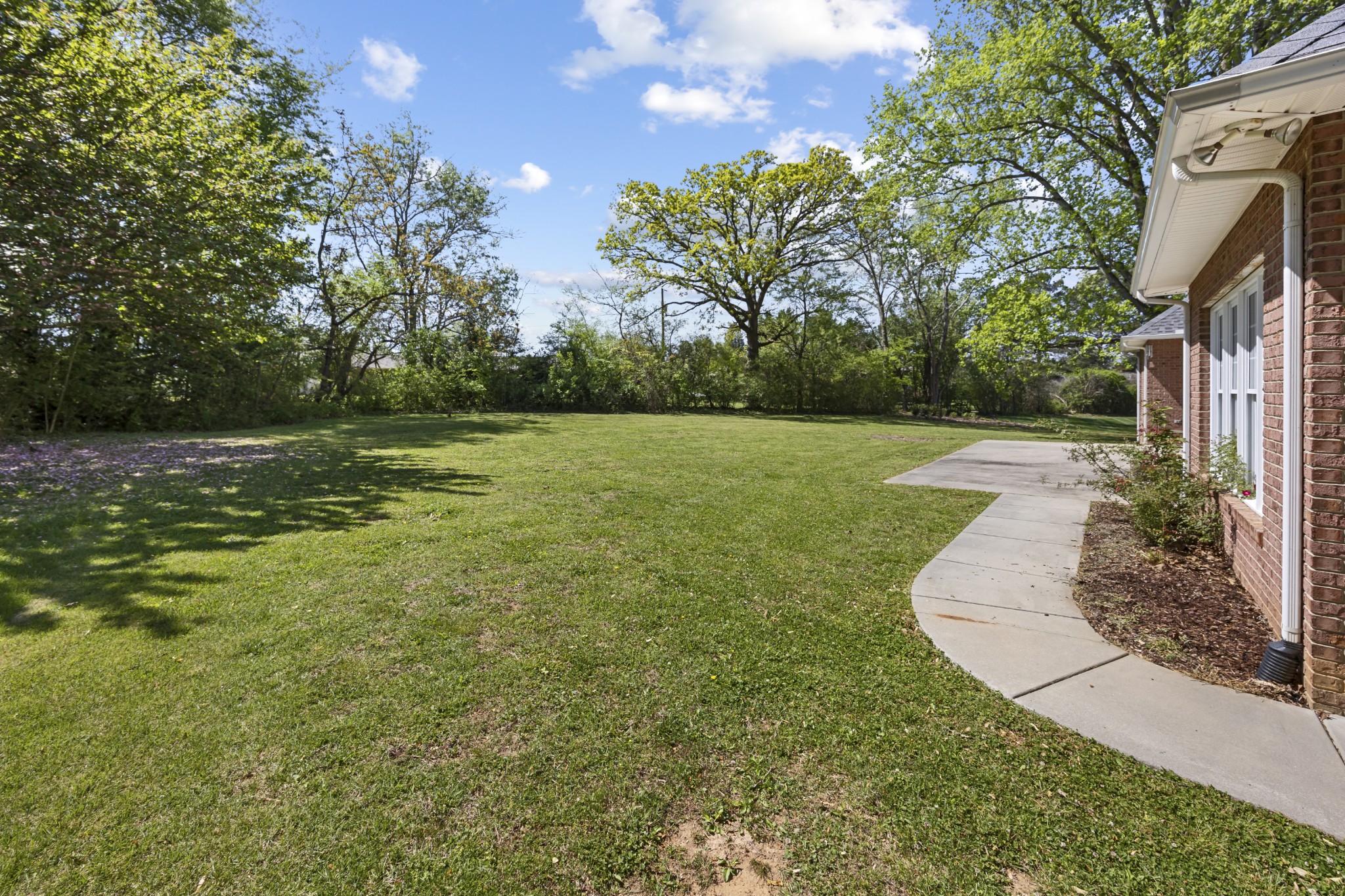 54 Foyer Dr