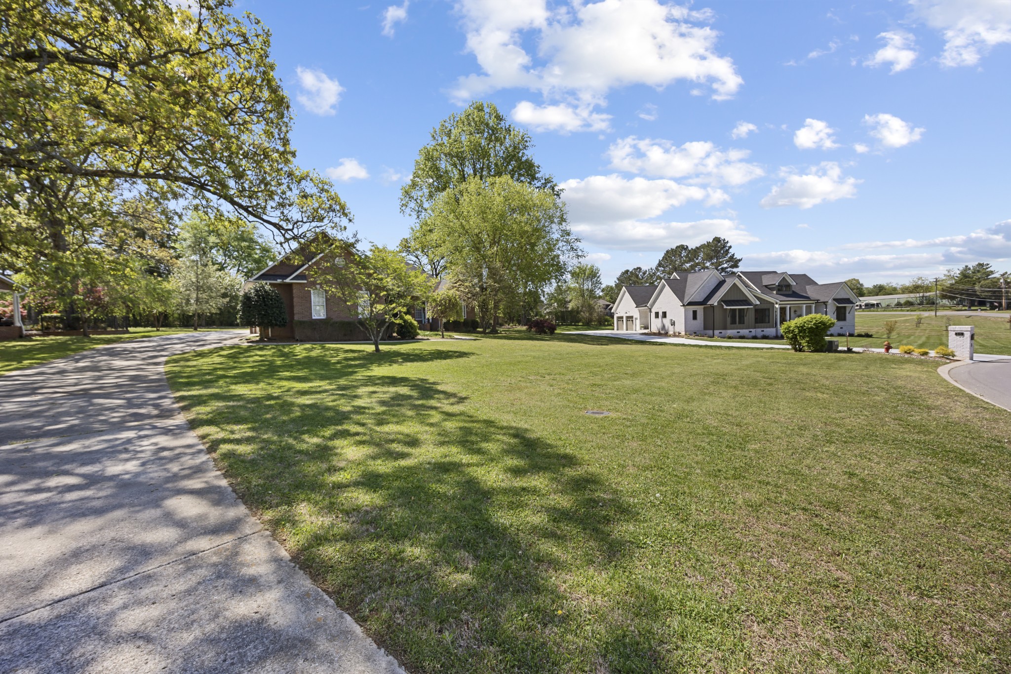 54 Foyer Dr