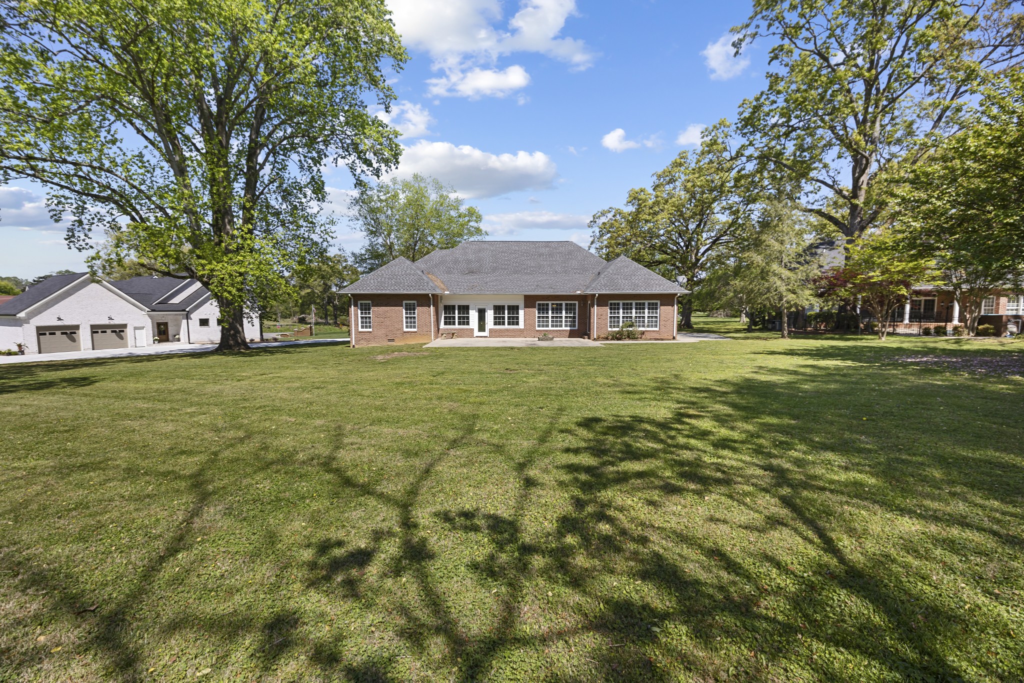 54 Foyer Dr
