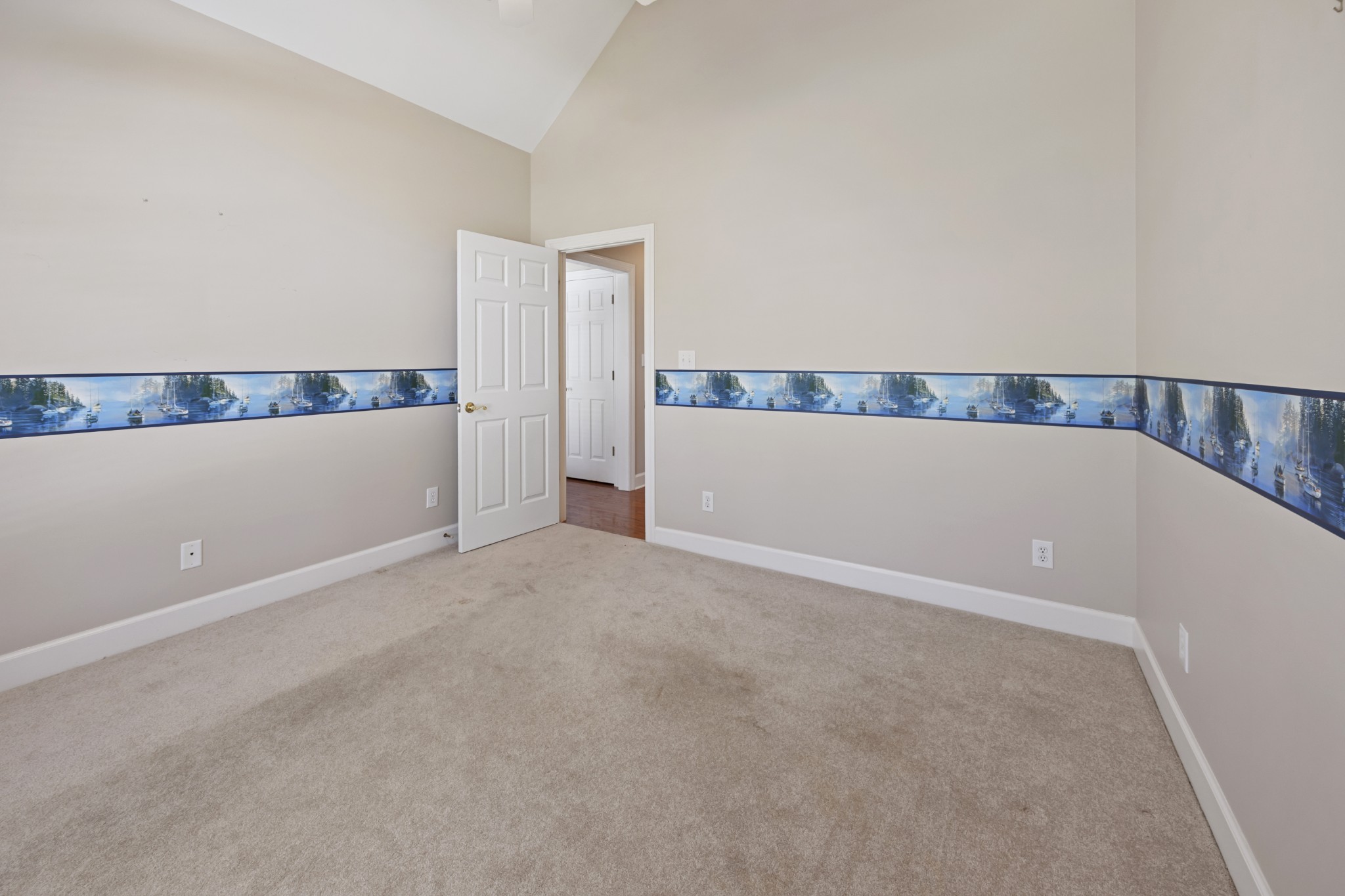 54 Foyer Dr