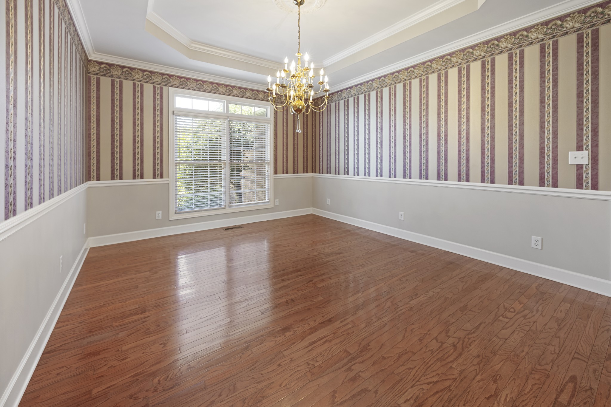 54 Foyer Dr
