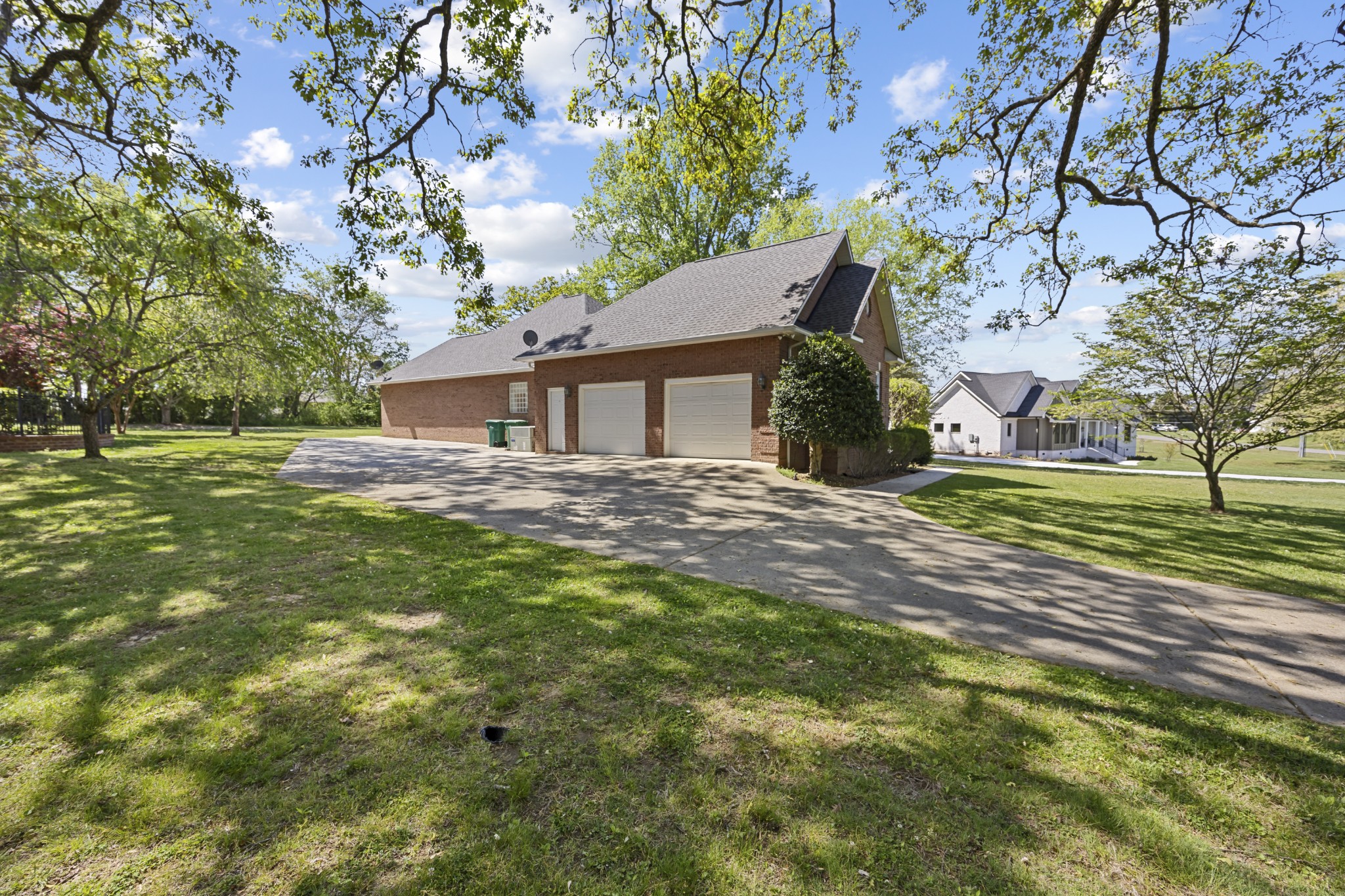 54 Foyer Dr