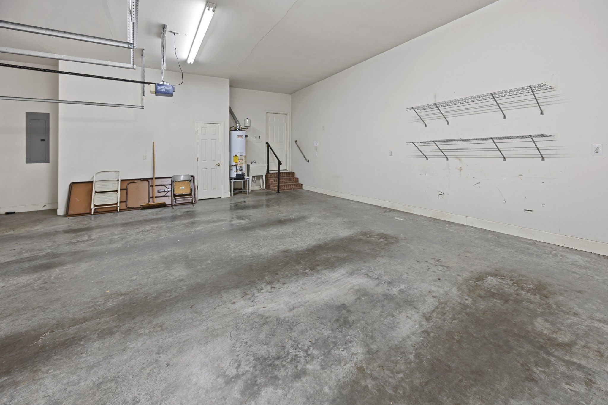 54 Foyer Dr
