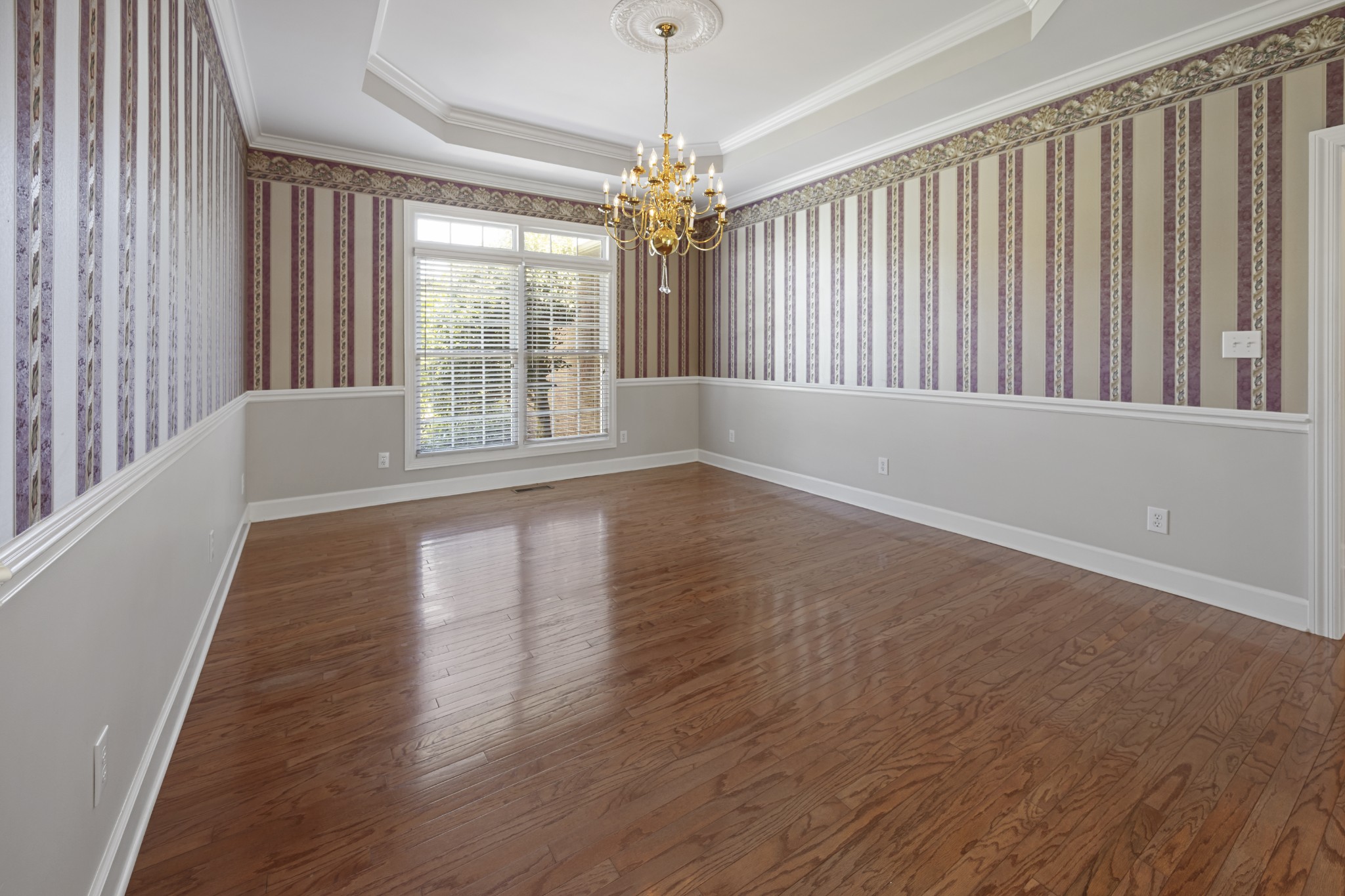 54 Foyer Dr