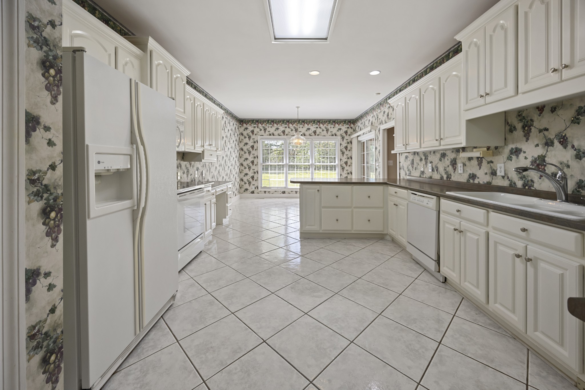 54 Foyer Dr