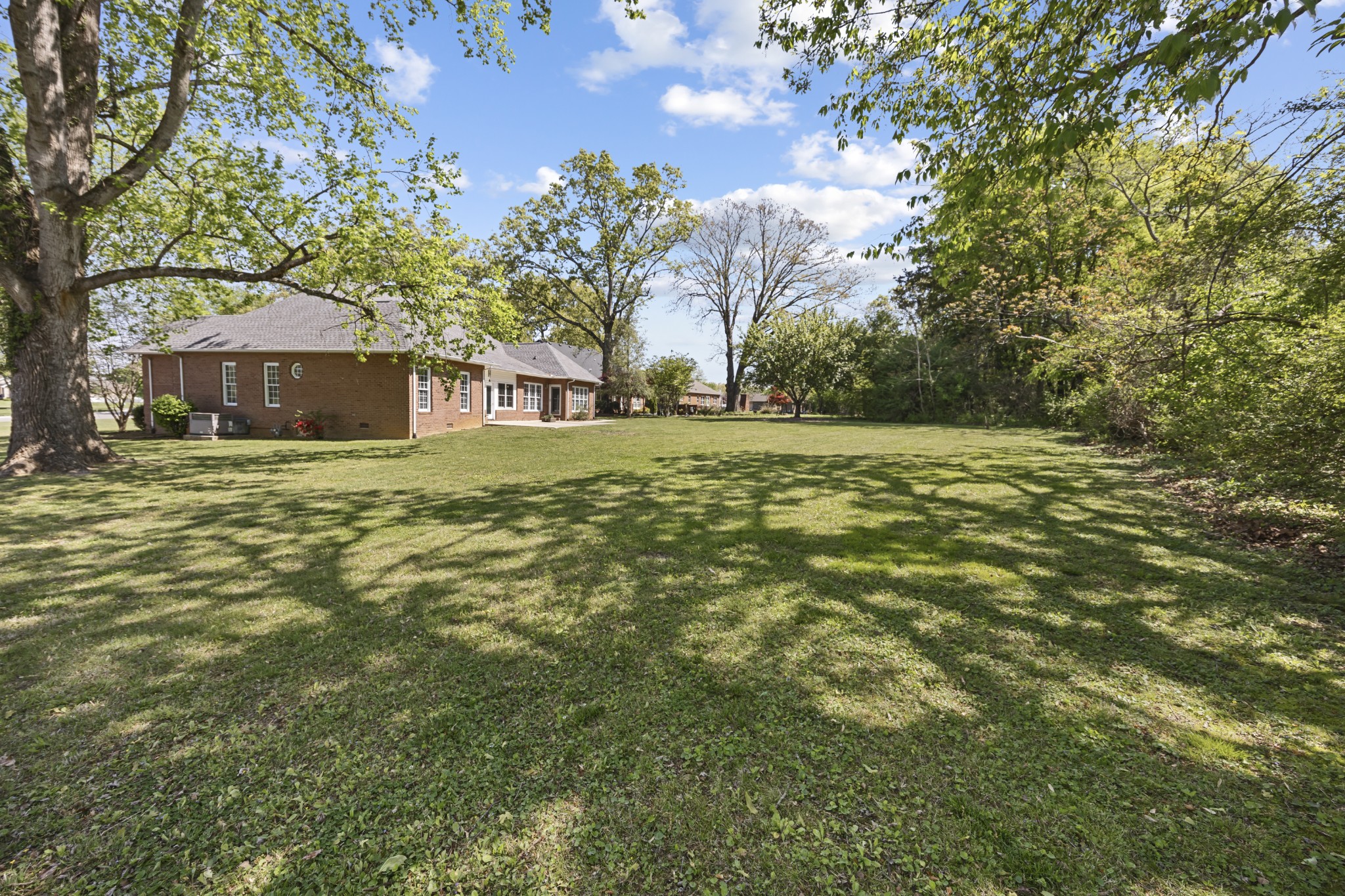 54 Foyer Dr