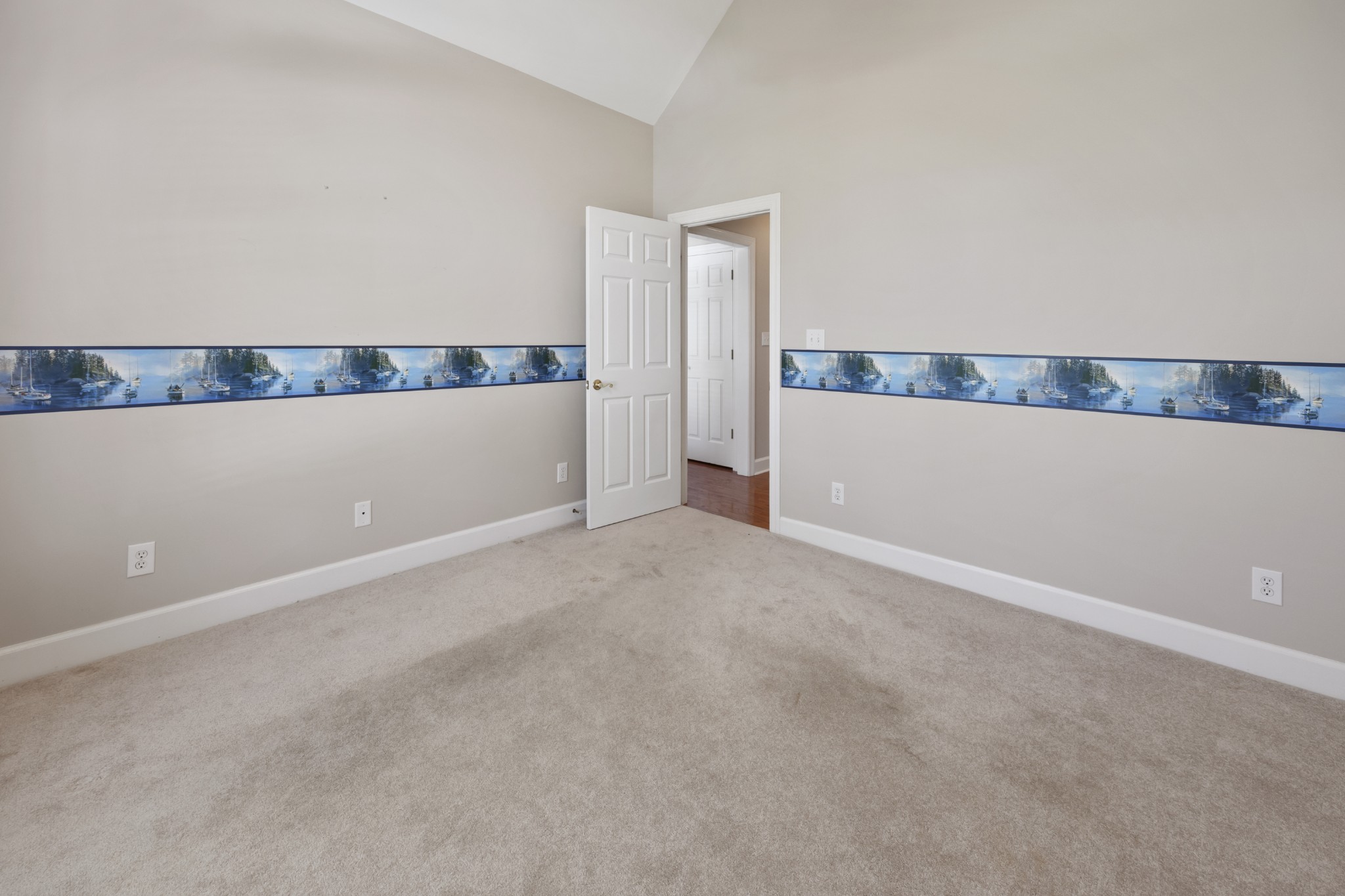 54 Foyer Dr