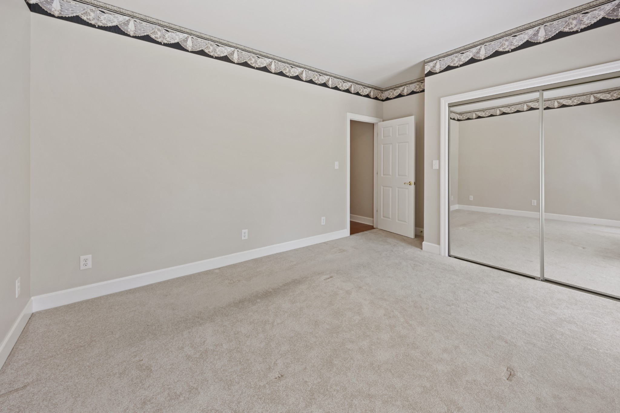 54 Foyer Dr