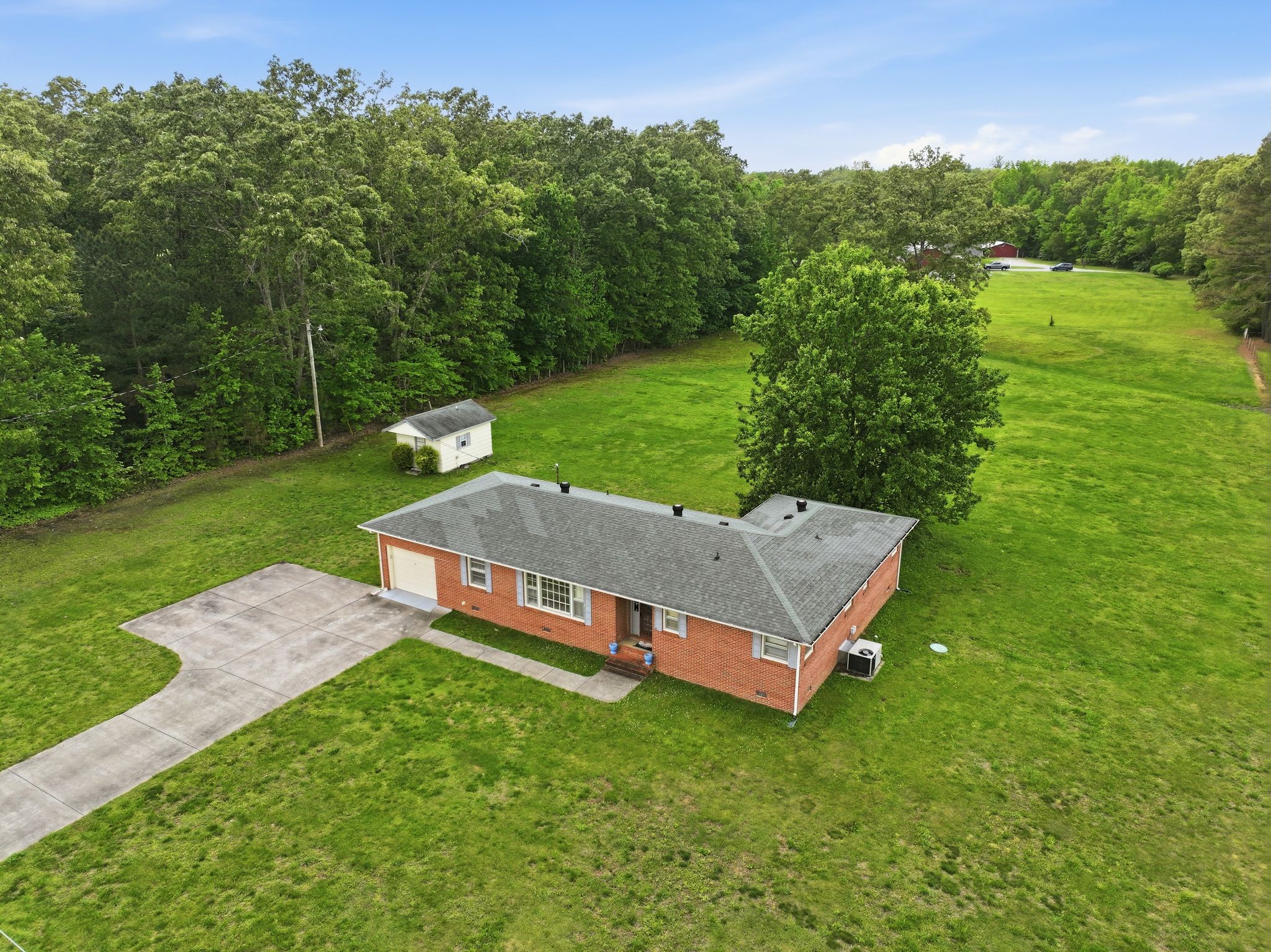194 Hickory Dr