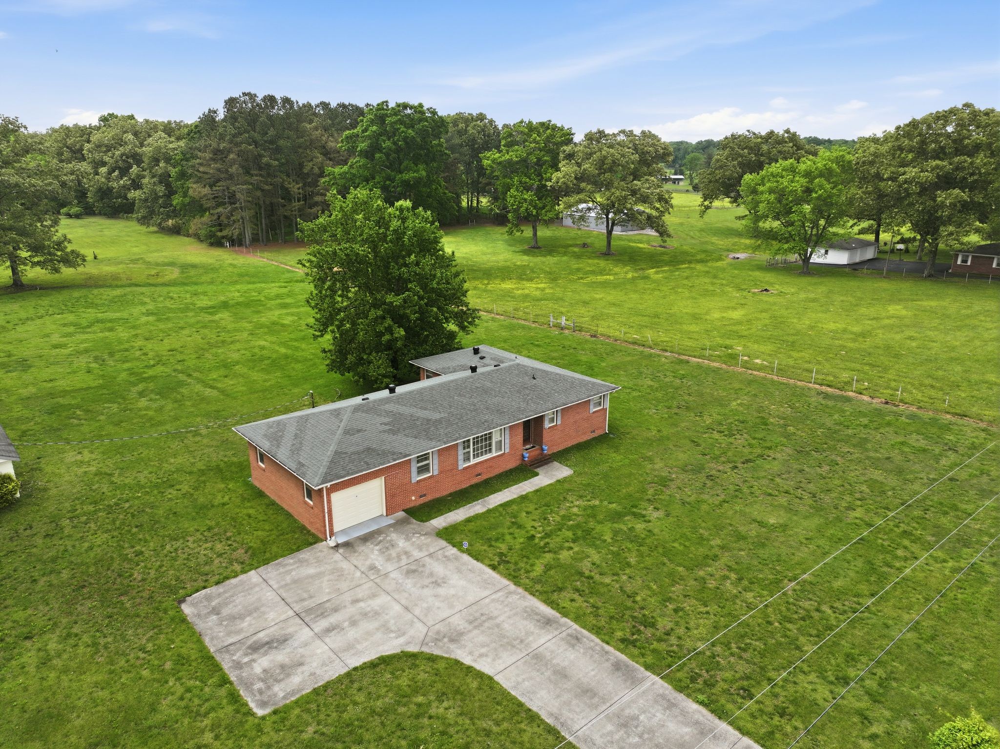 194 Hickory Dr