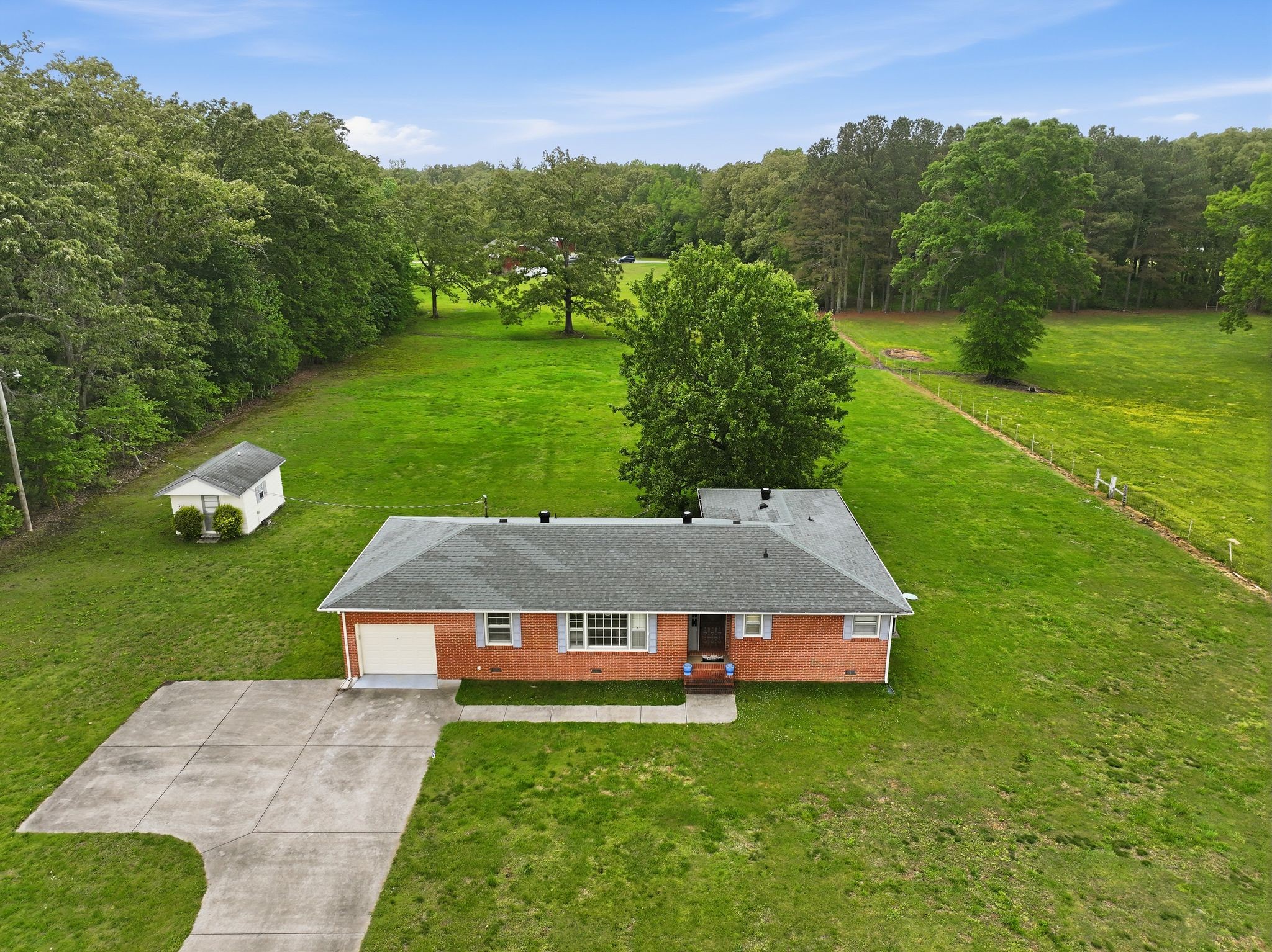 194 Hickory Dr