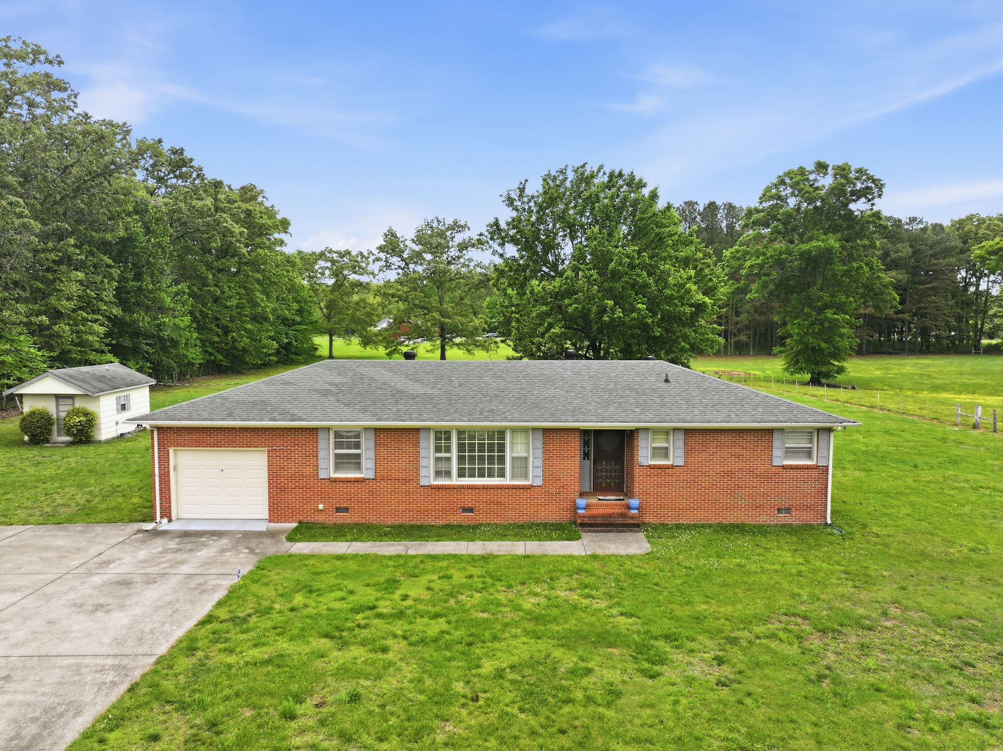 194 Hickory Dr