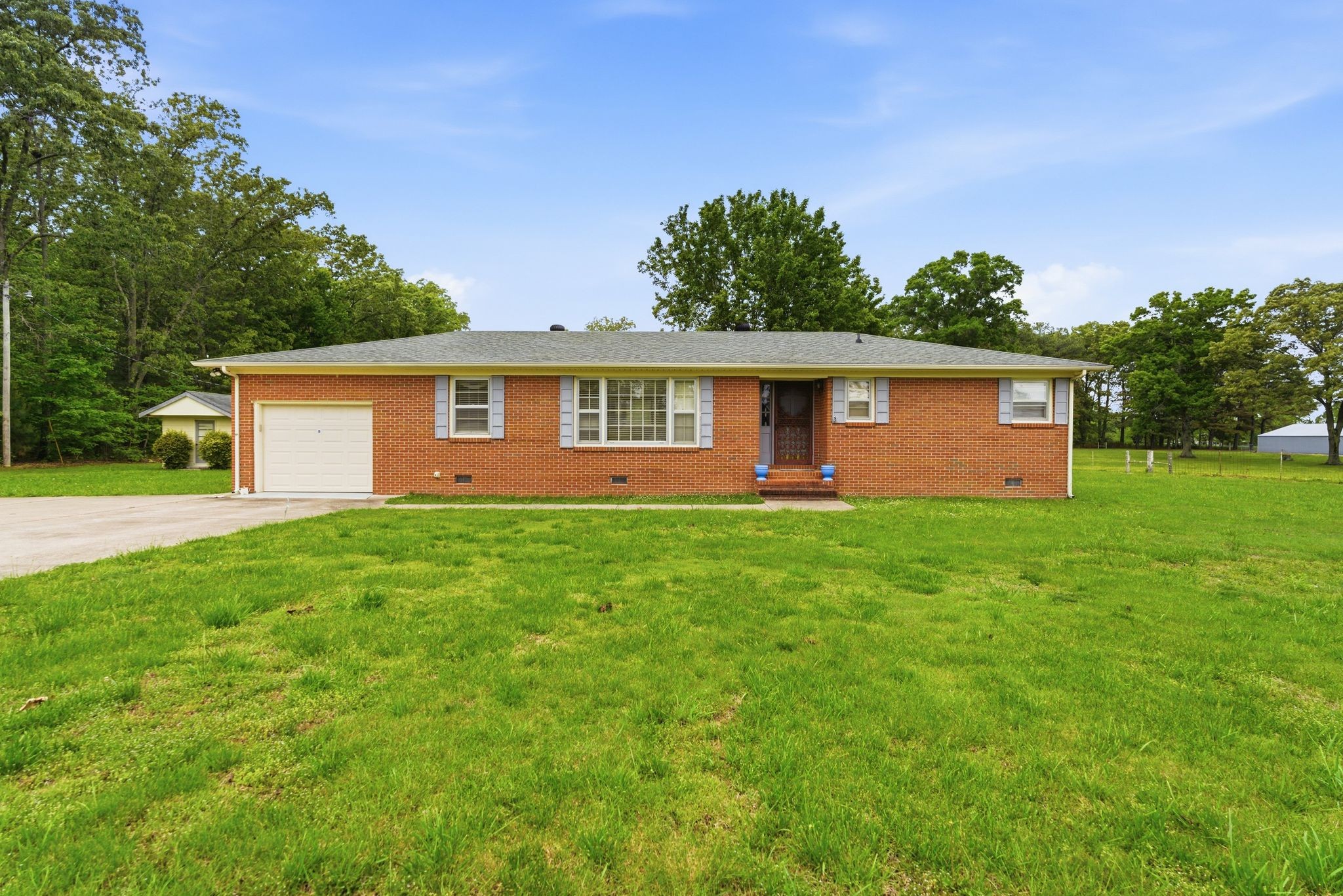 194 Hickory Dr