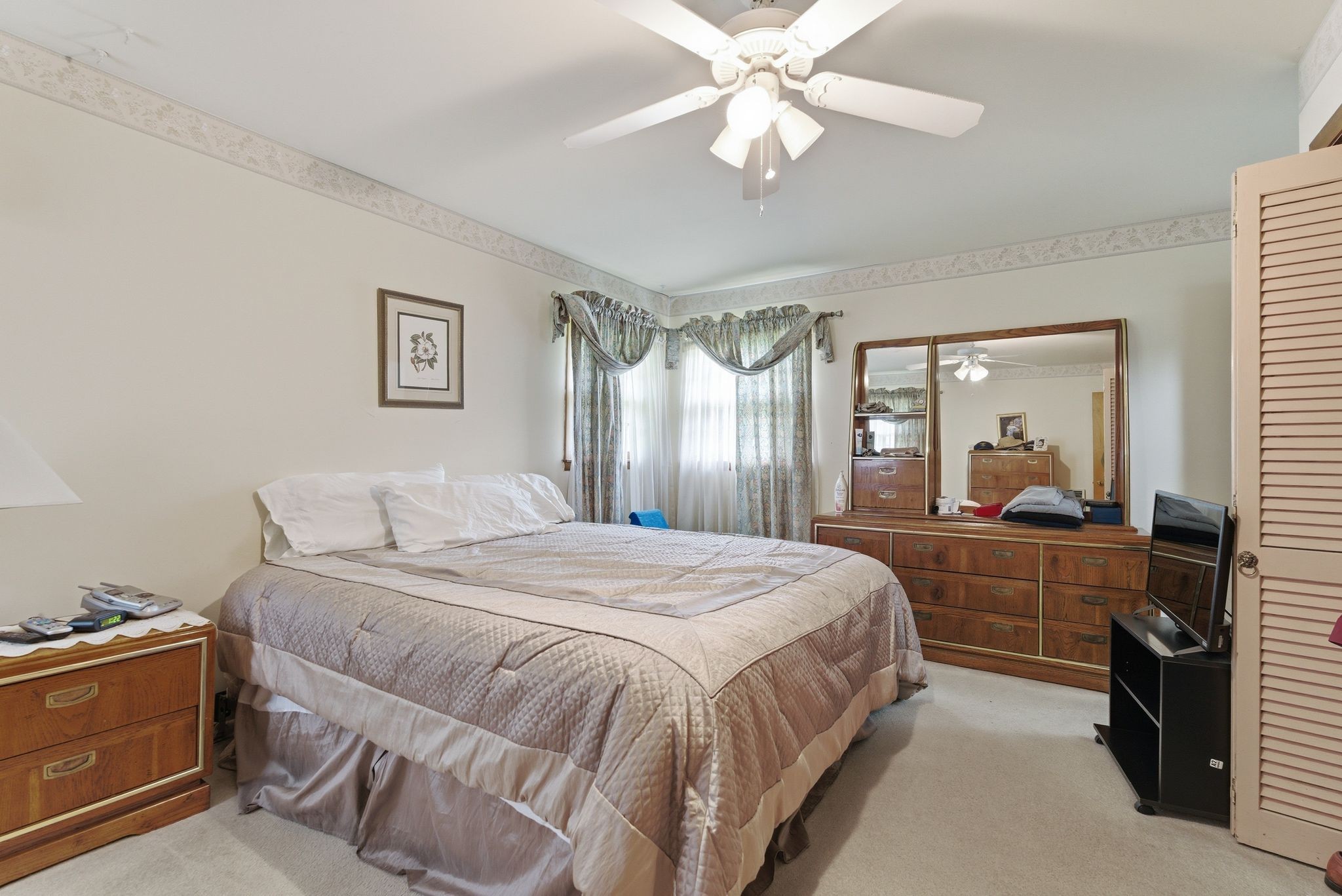 194 Hickory Dr