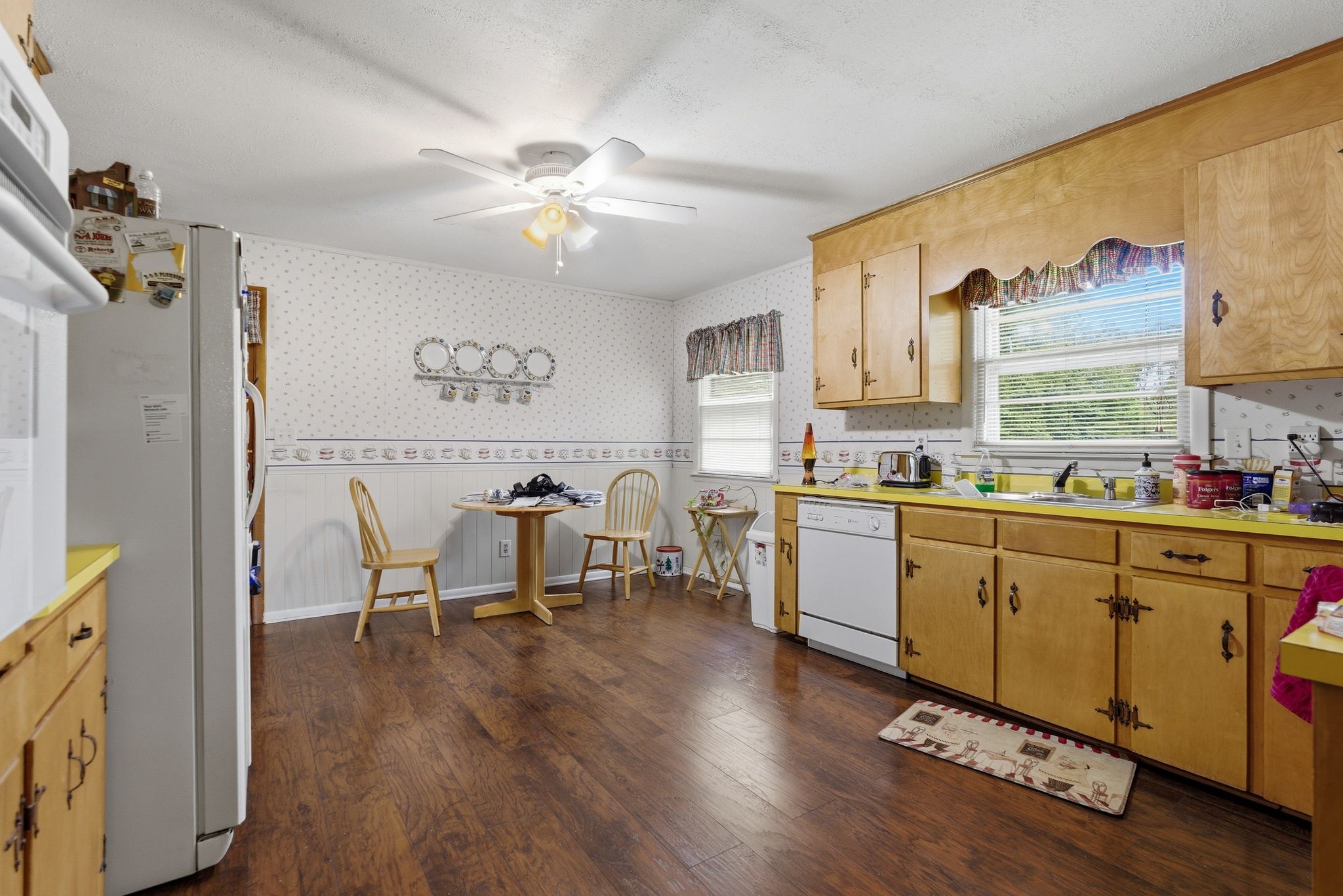 194 Hickory Dr