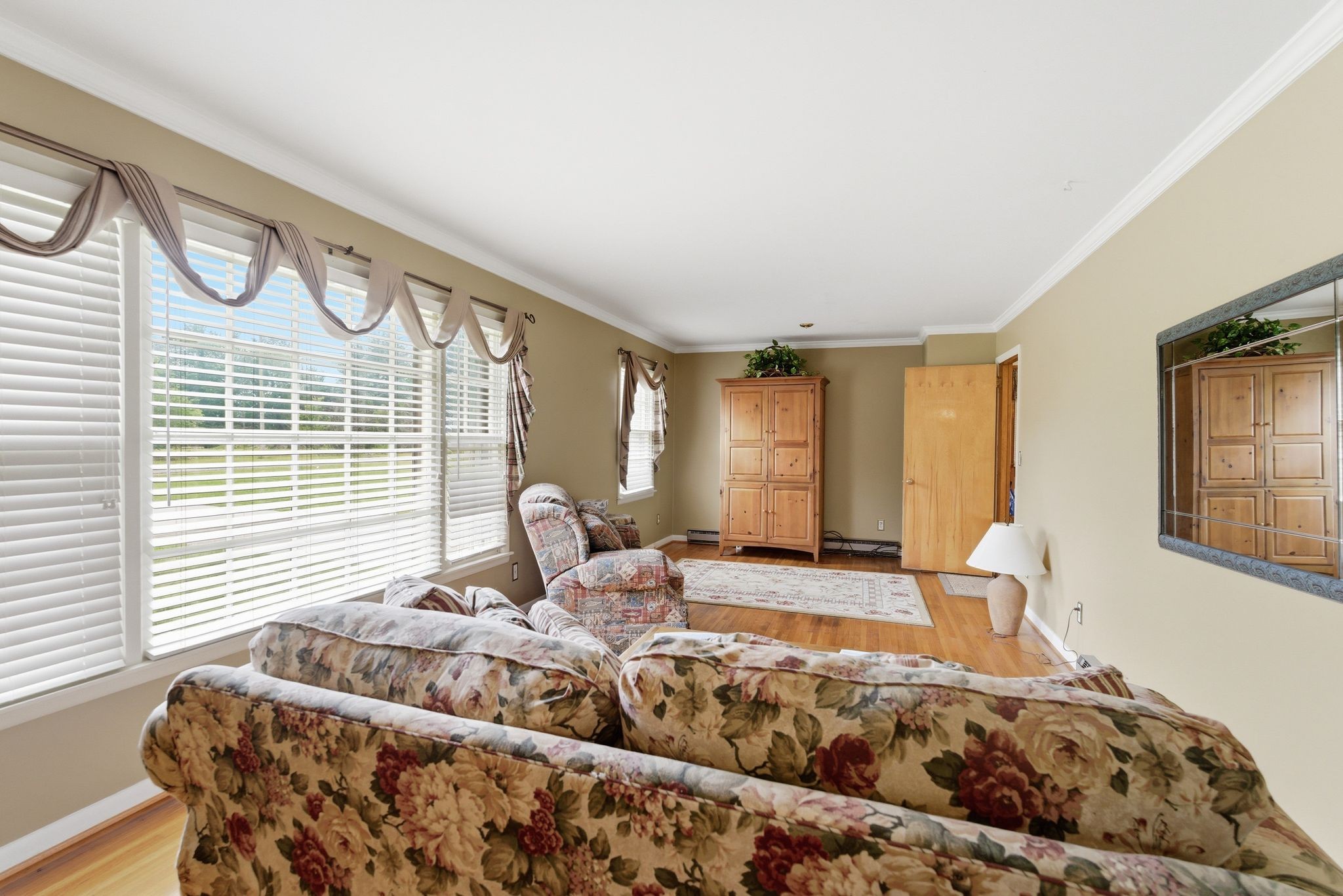194 Hickory Dr