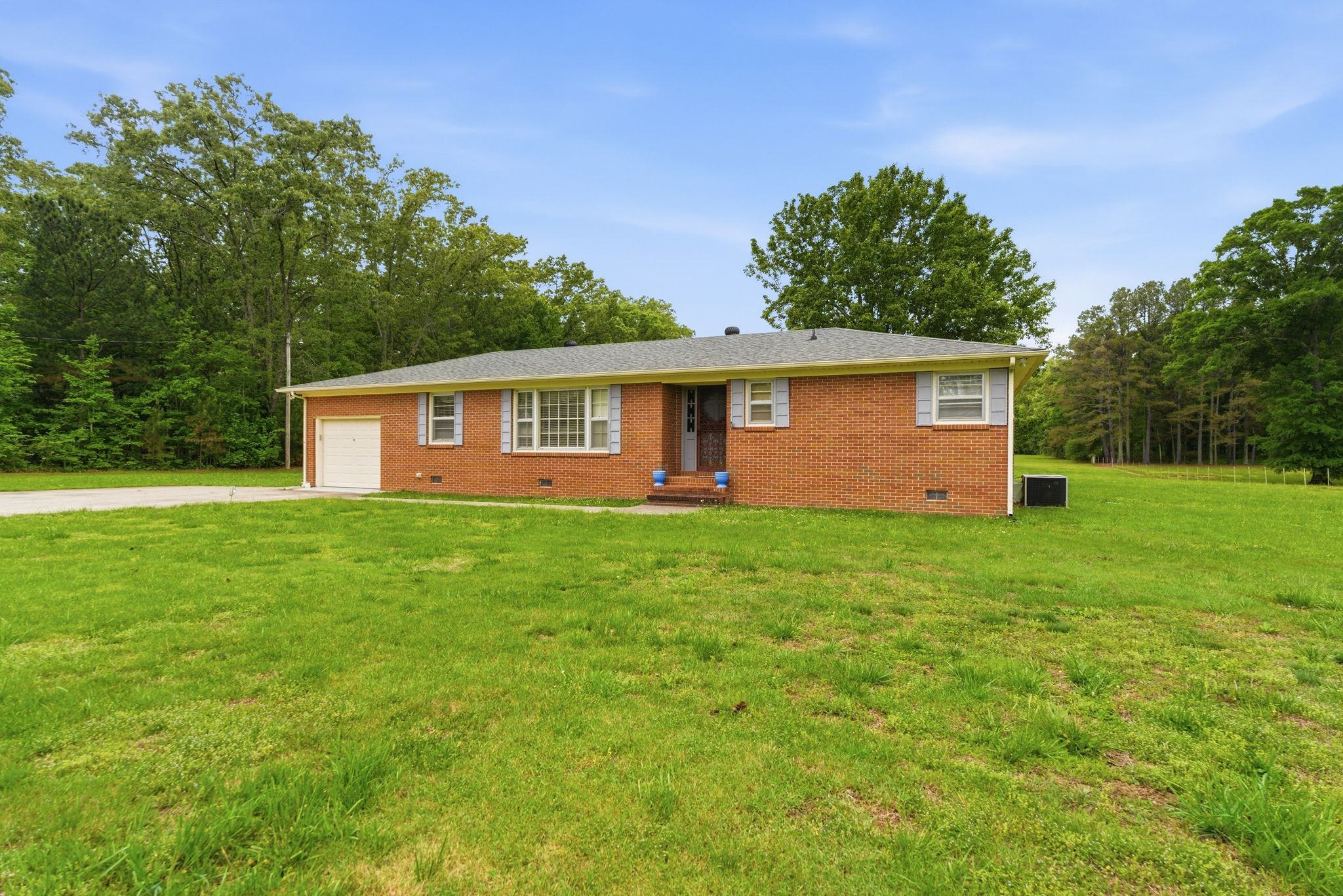 194 Hickory Dr