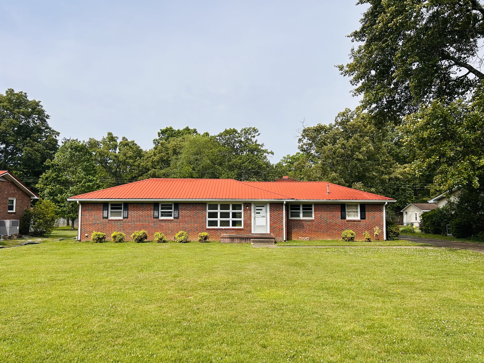 313 Crestwood Dr