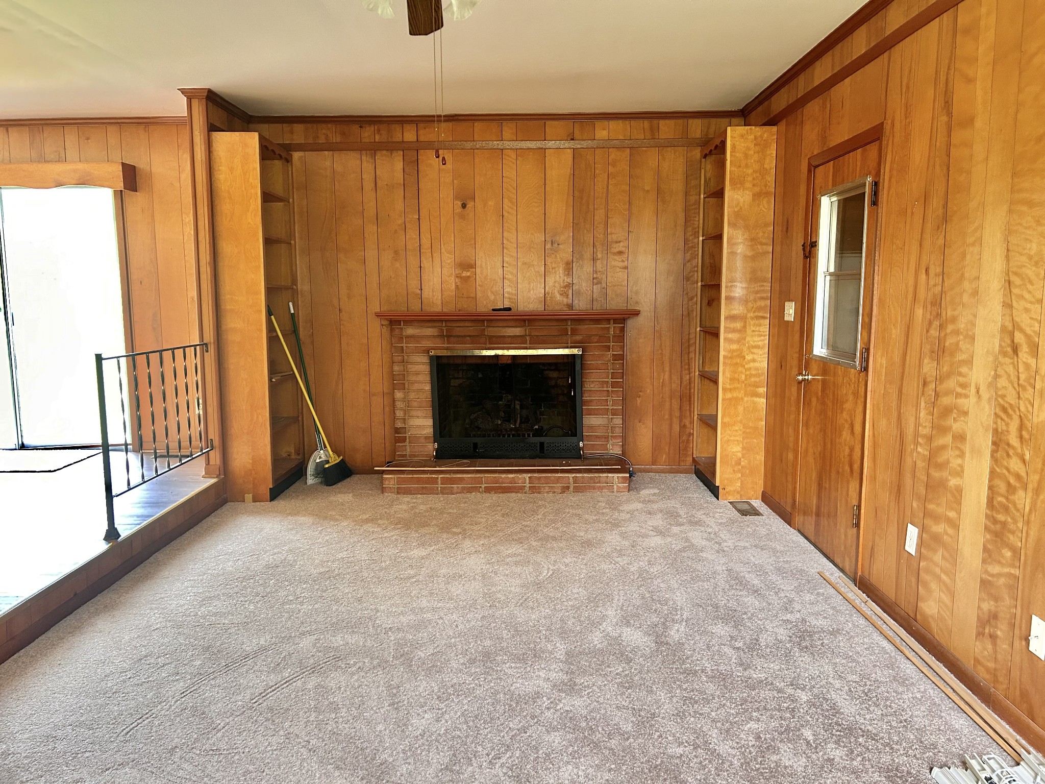 313 Crestwood Dr