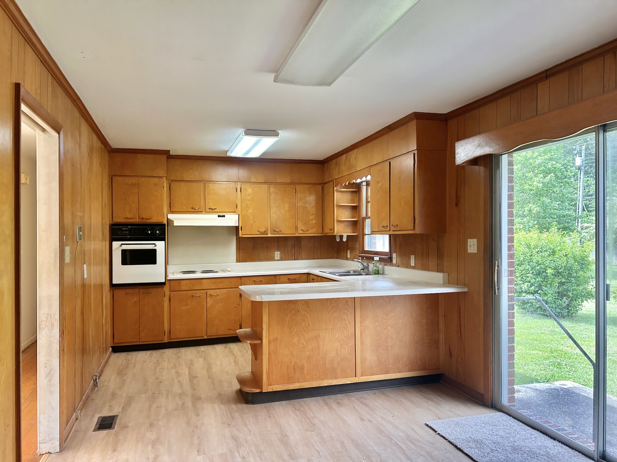 313 Crestwood Dr