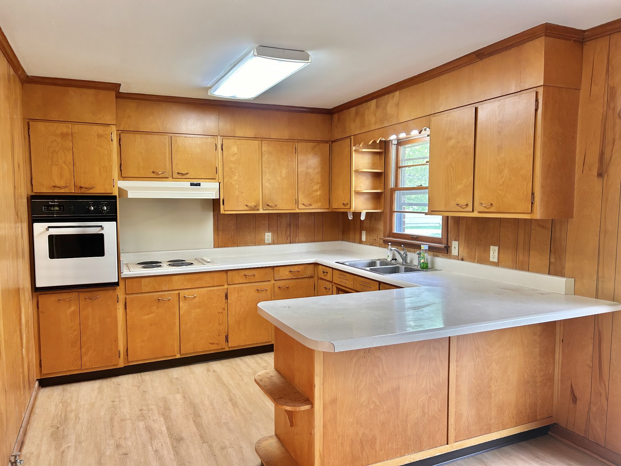 313 Crestwood Dr