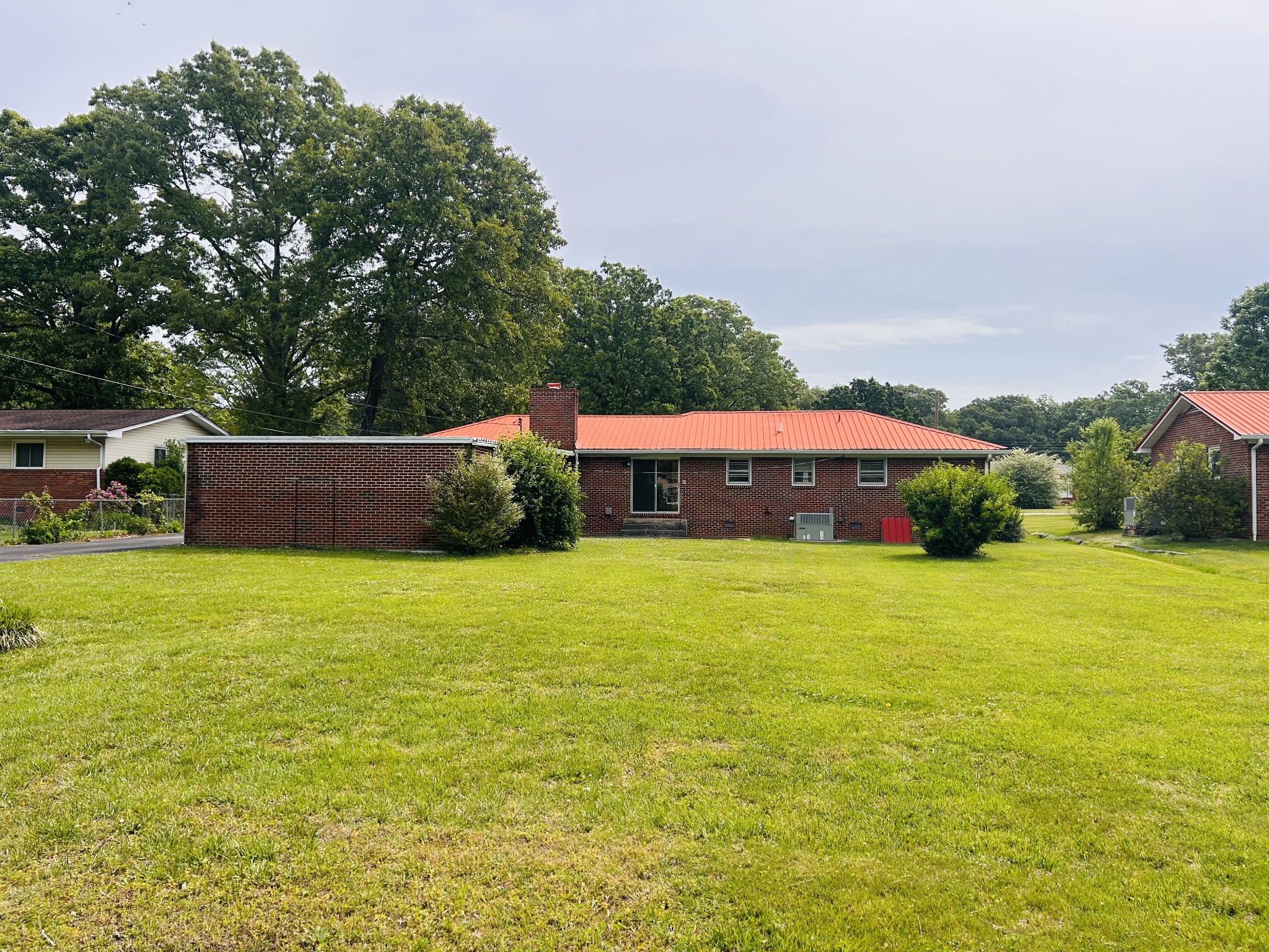 313 Crestwood Dr