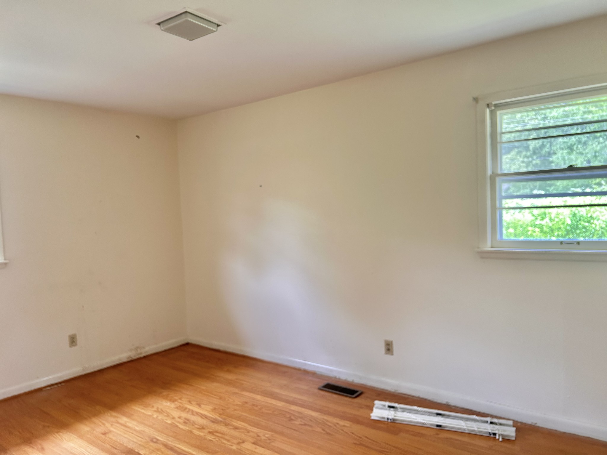 313 Crestwood Dr