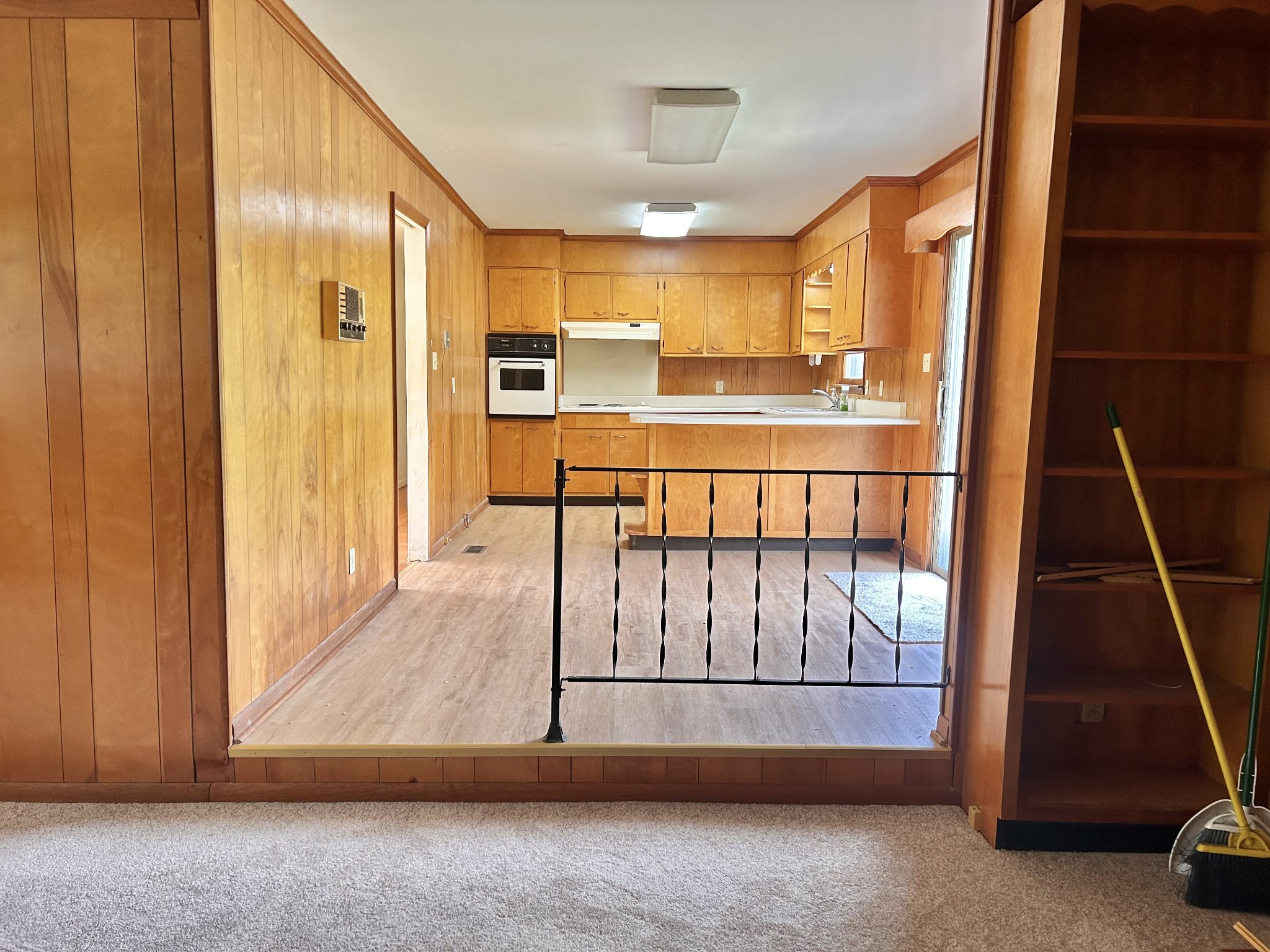 313 Crestwood Dr