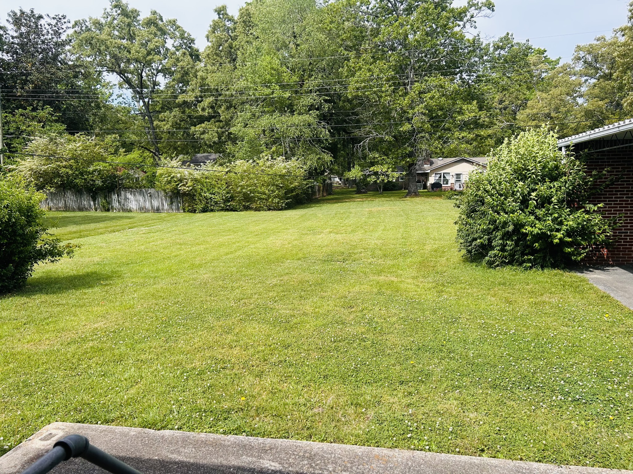 313 Crestwood Dr
