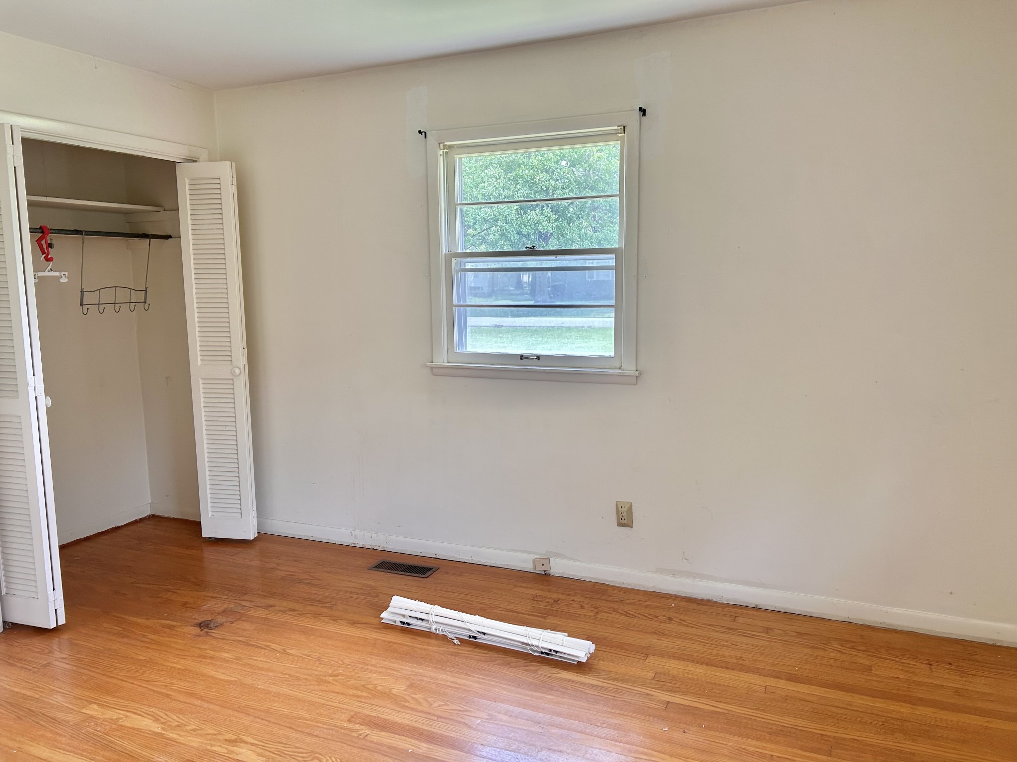 313 Crestwood Dr