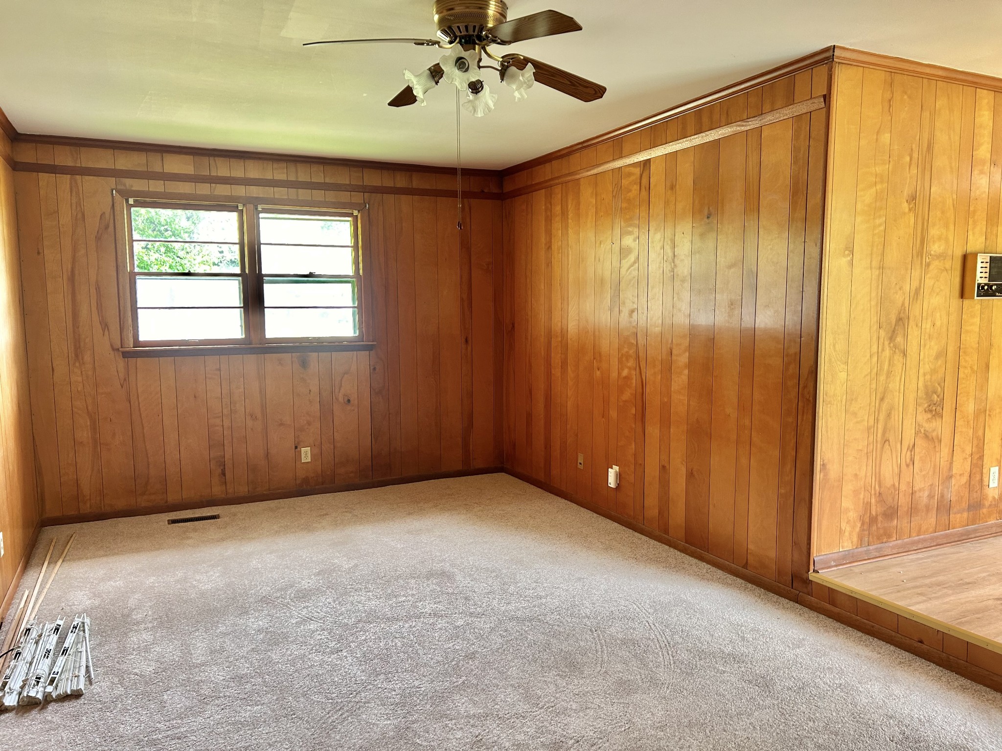 313 Crestwood Dr