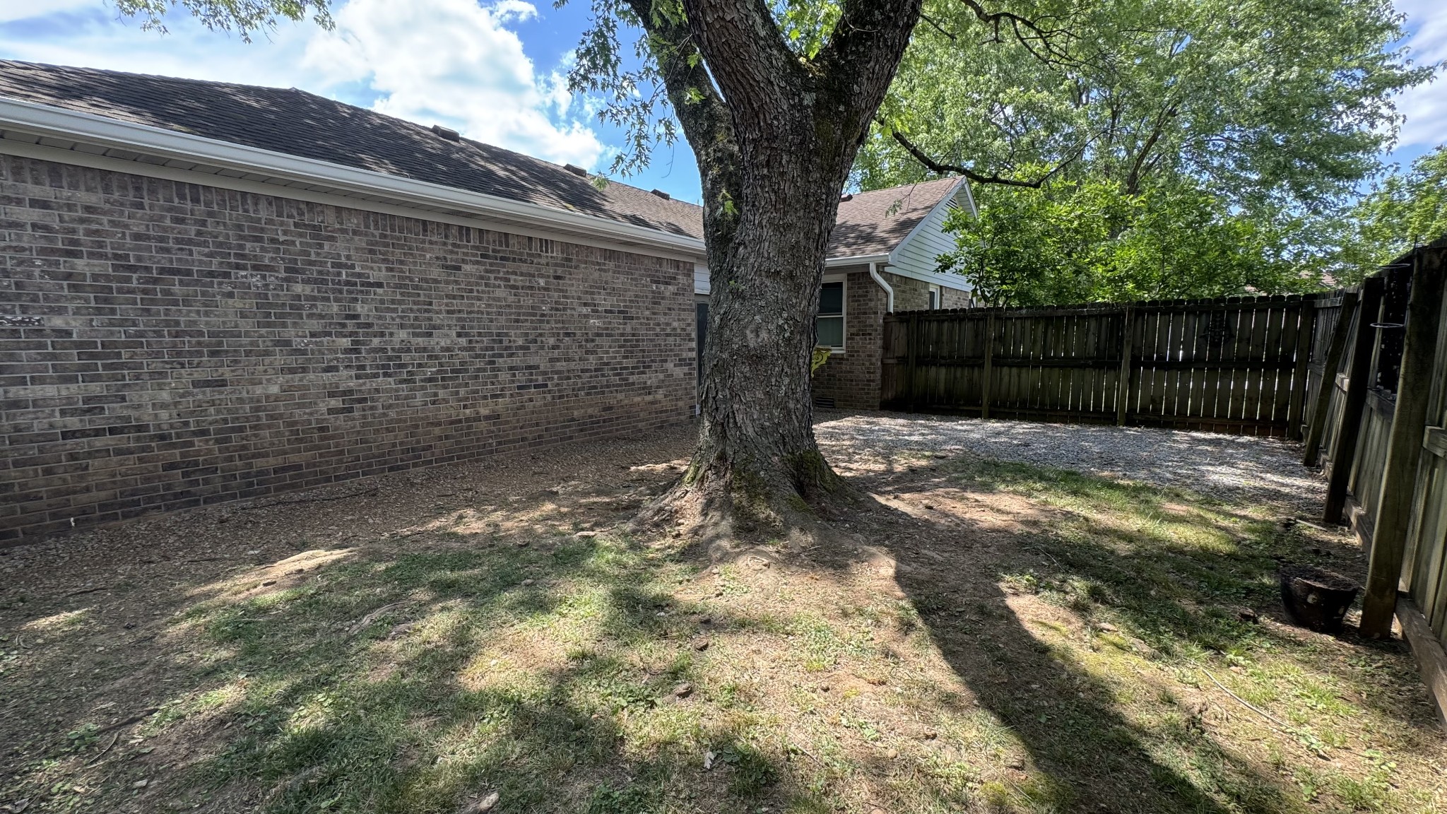 2306 Crown Hill Dr