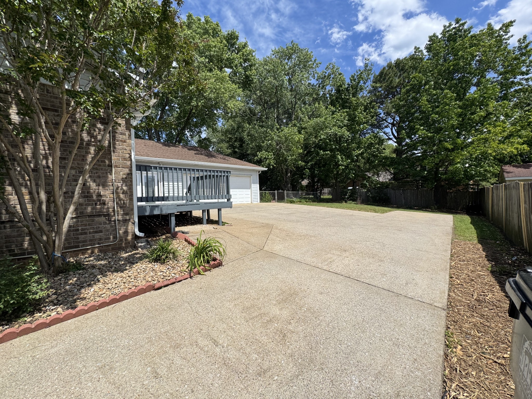 2306 Crown Hill Dr